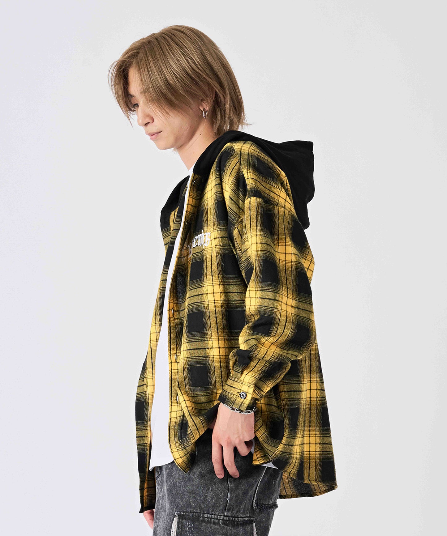 フード付き　チェックシャツ