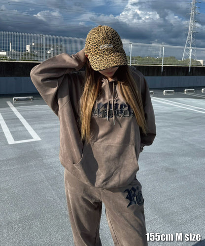 カットスエード　ロゴ刺繍セットアップ