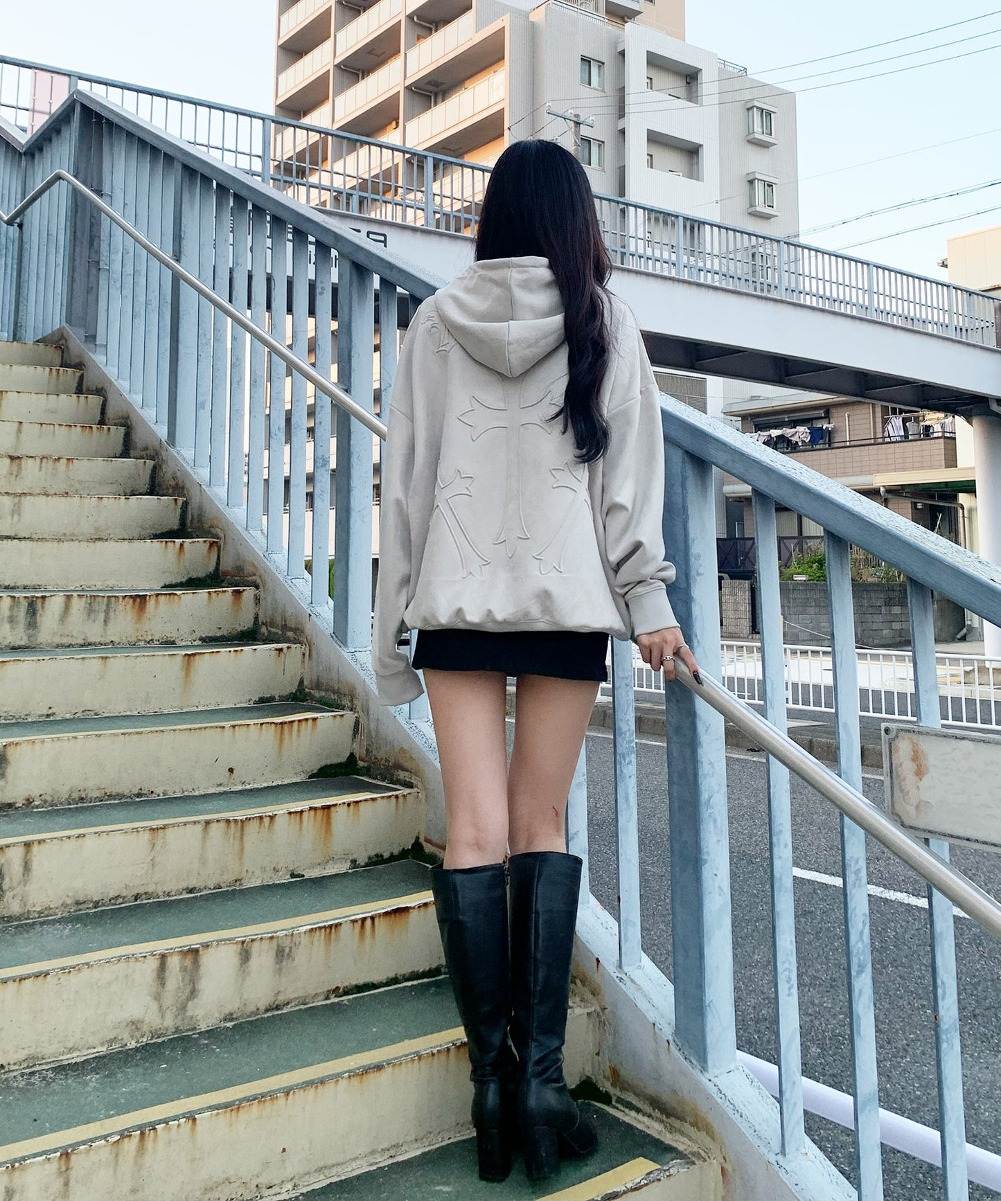 スエードエンボスプルパーカー