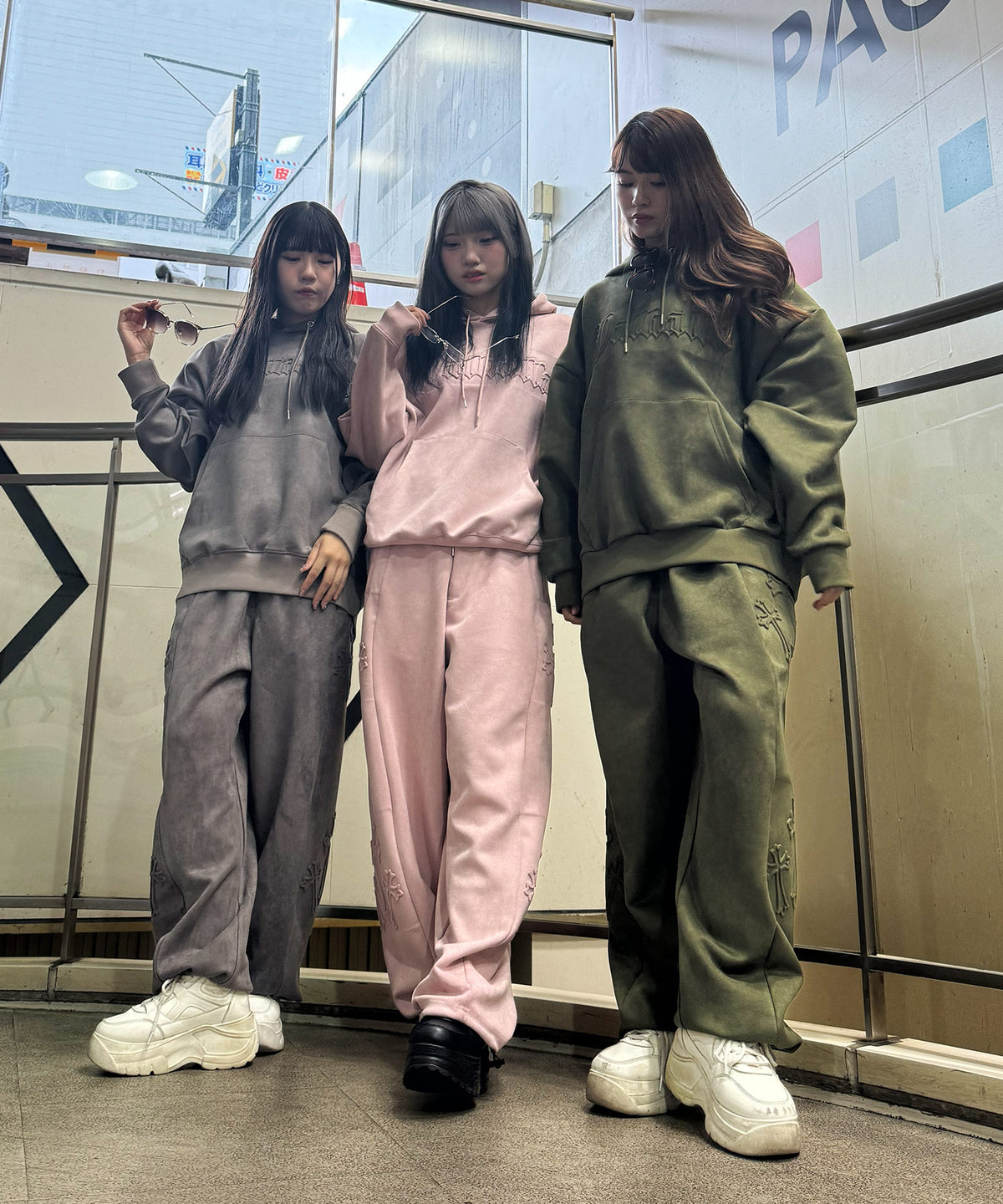 カットスエード　クロスエンボス セットアップ