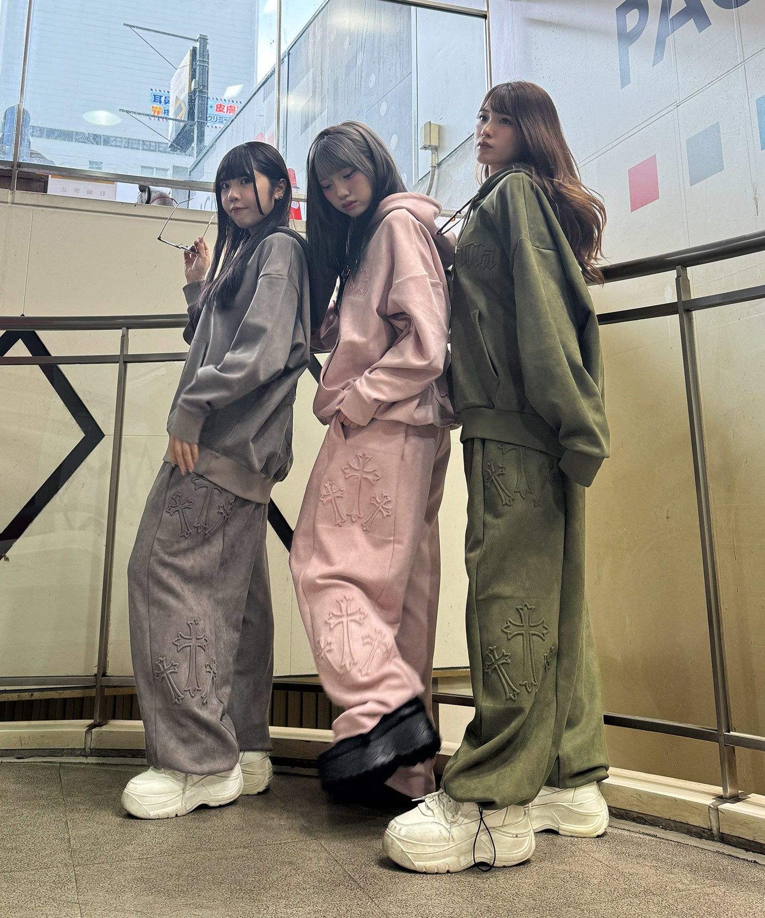 カットスエード クロスエンボス セットアップ – REGIEVO