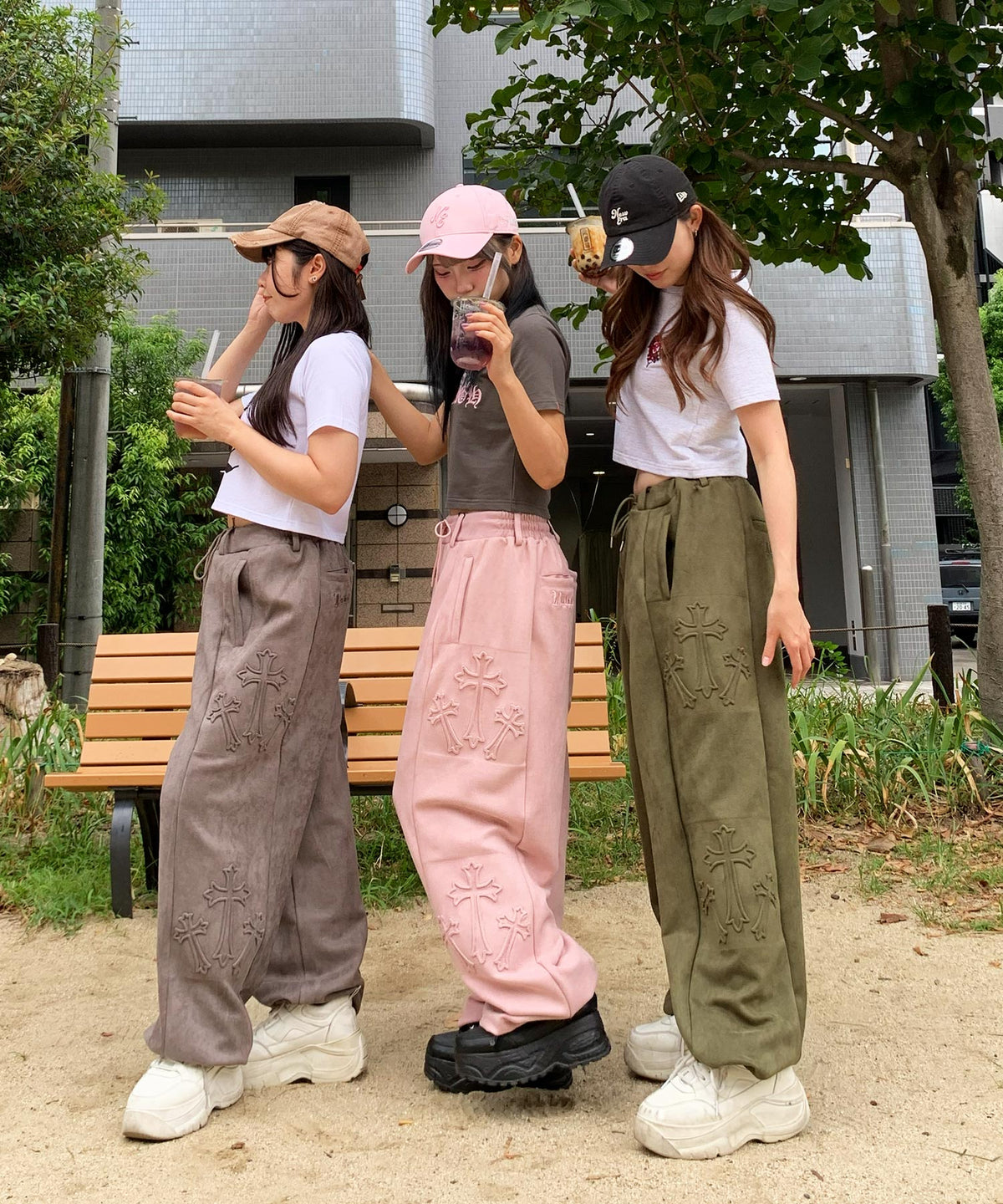 スエードエンボスワイドパンツ
