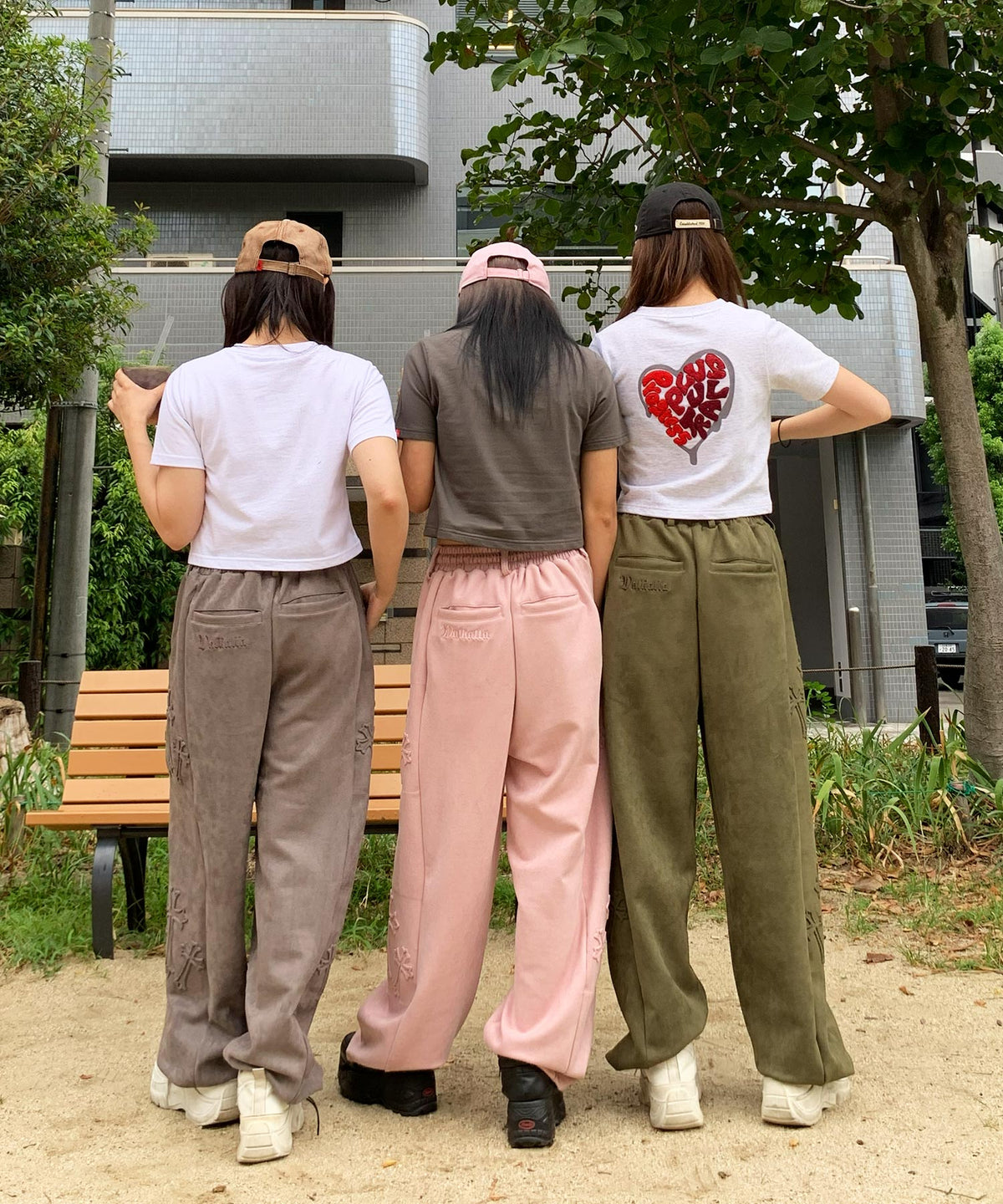 スエードエンボスワイドパンツ