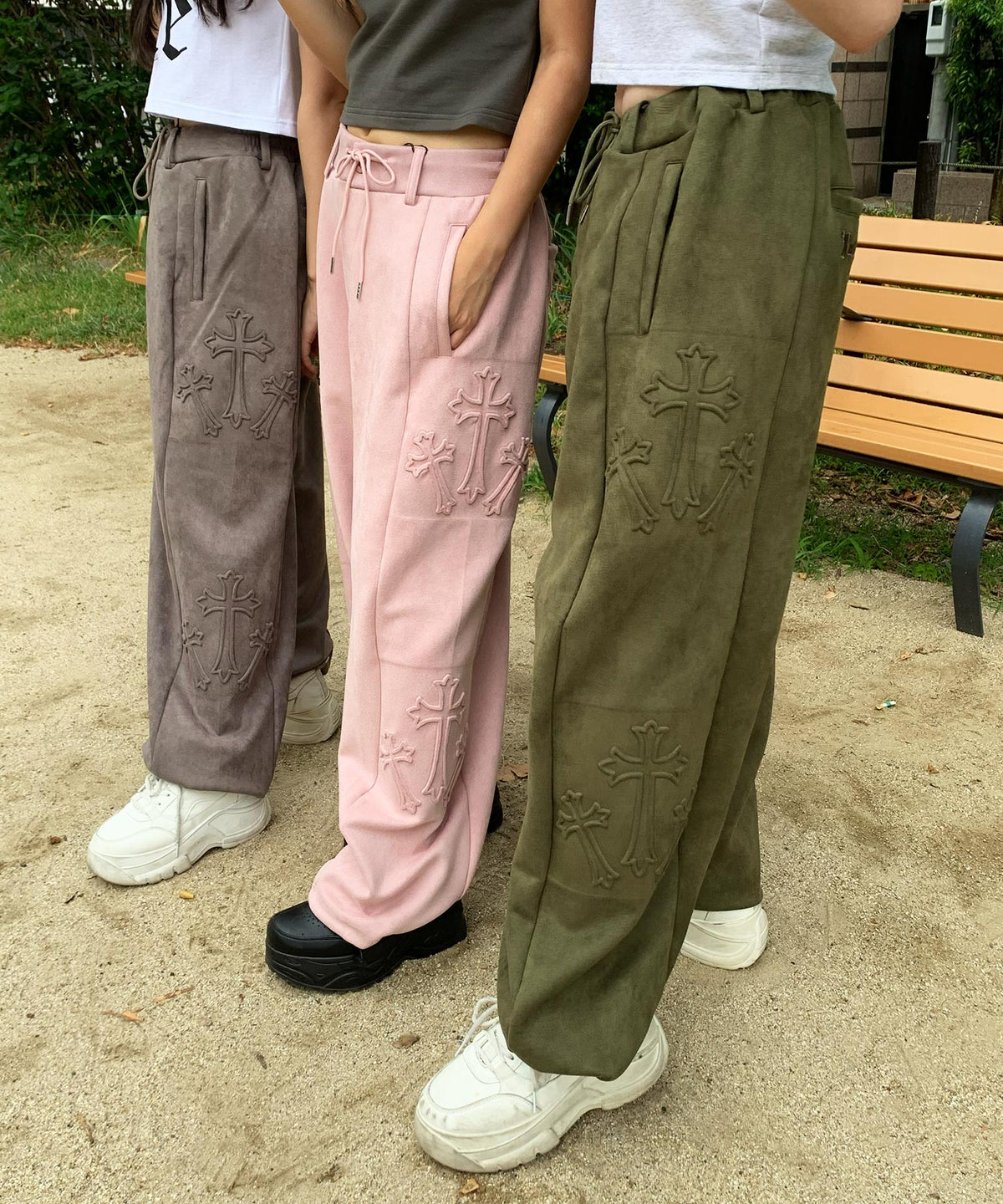 スエードエンボスワイドパンツ