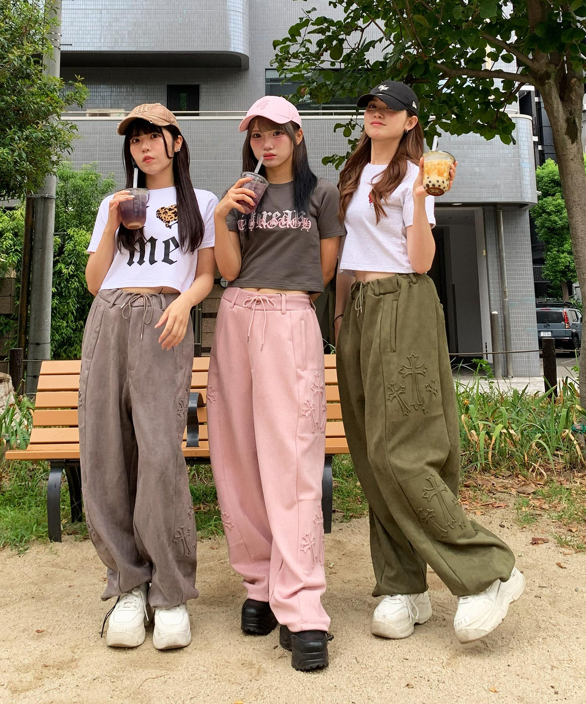 スエードエンボスワイドパンツ