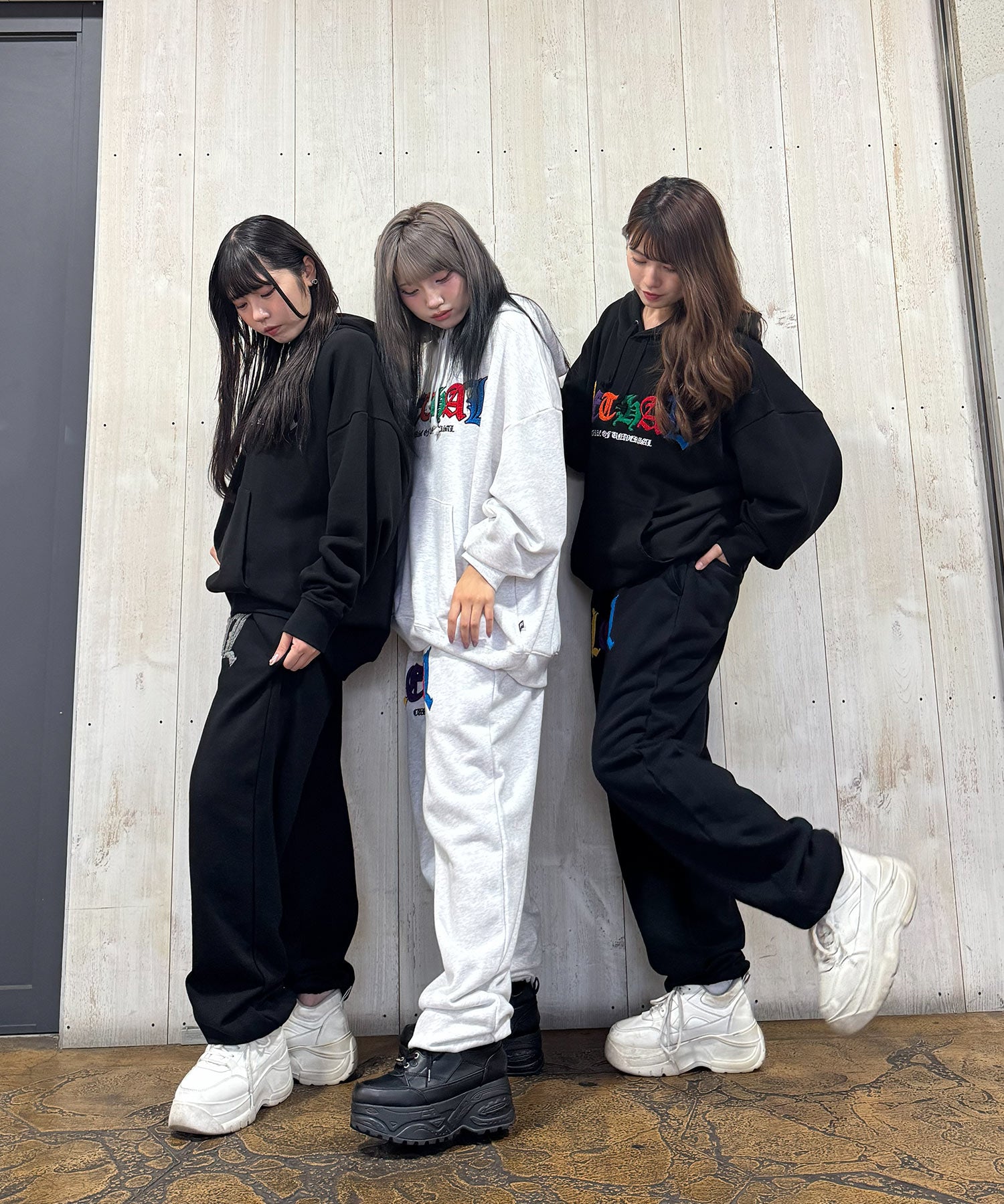 【超希少・美品】TANGRAM × renoma コラボ セットアップ M サガラ刺繍セットアップ – REGIEVO
