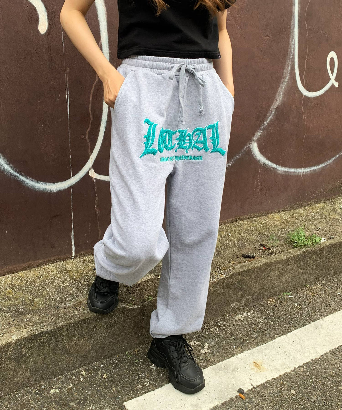 サガラ刺繡スウェット