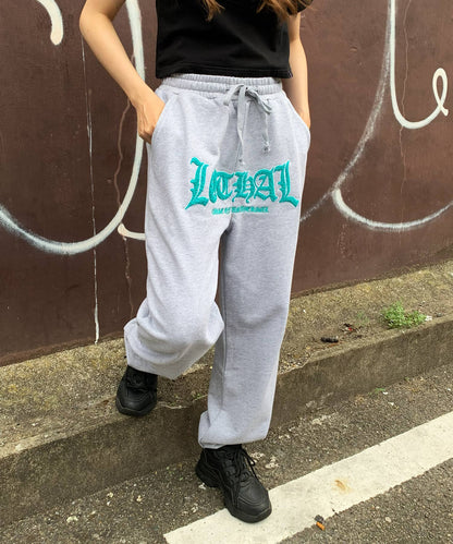 サガラ刺繡スウェット