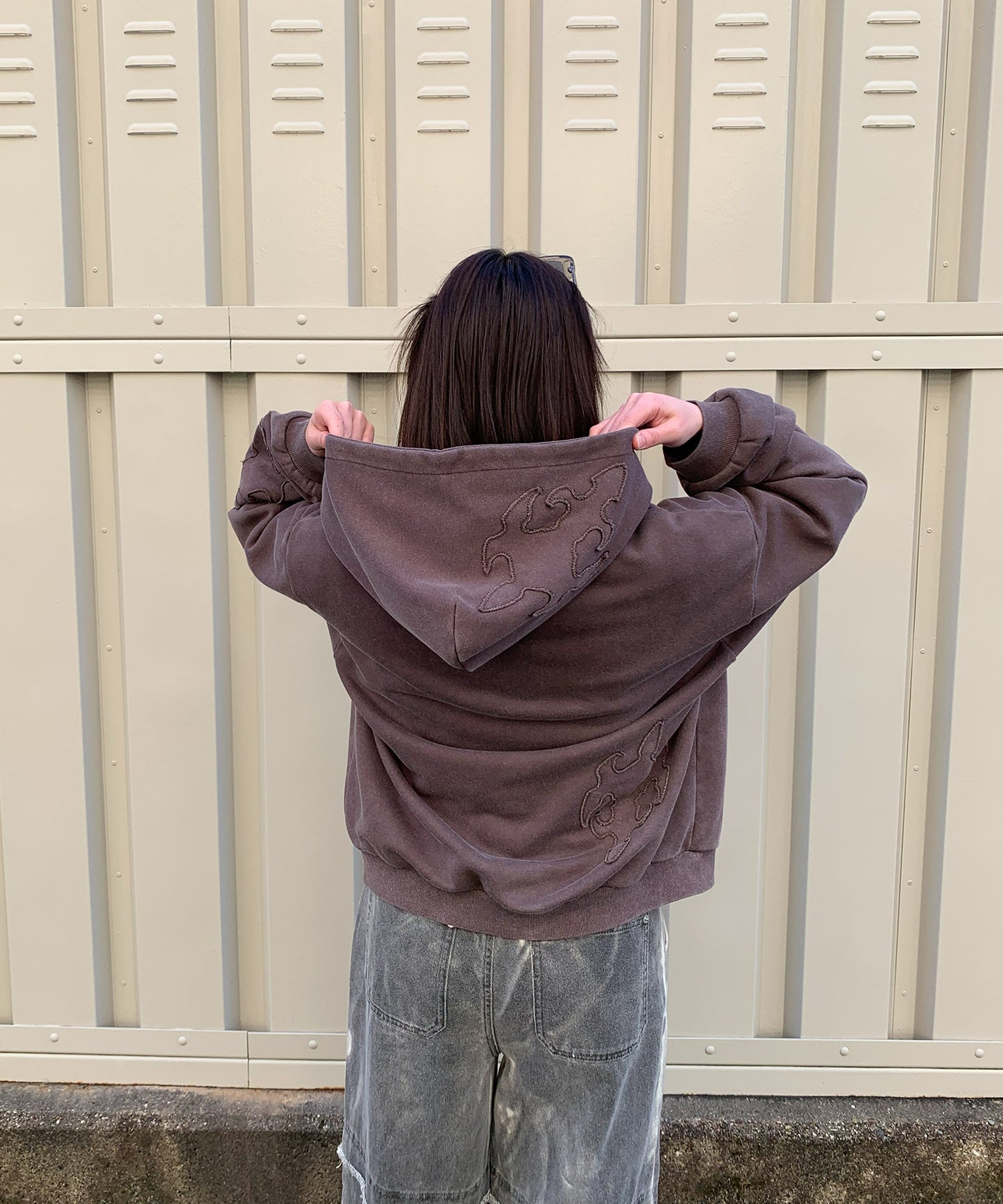 カットオフアップリケZIPパーカー