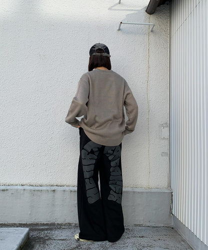 フェイスデザインクルーネックニット