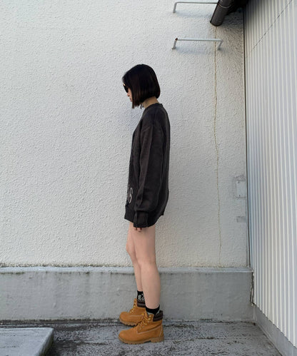 フェイスデザインクルーネックニット
