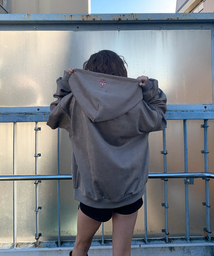 カットスエード　サガラ刺繍ZIPパーカー