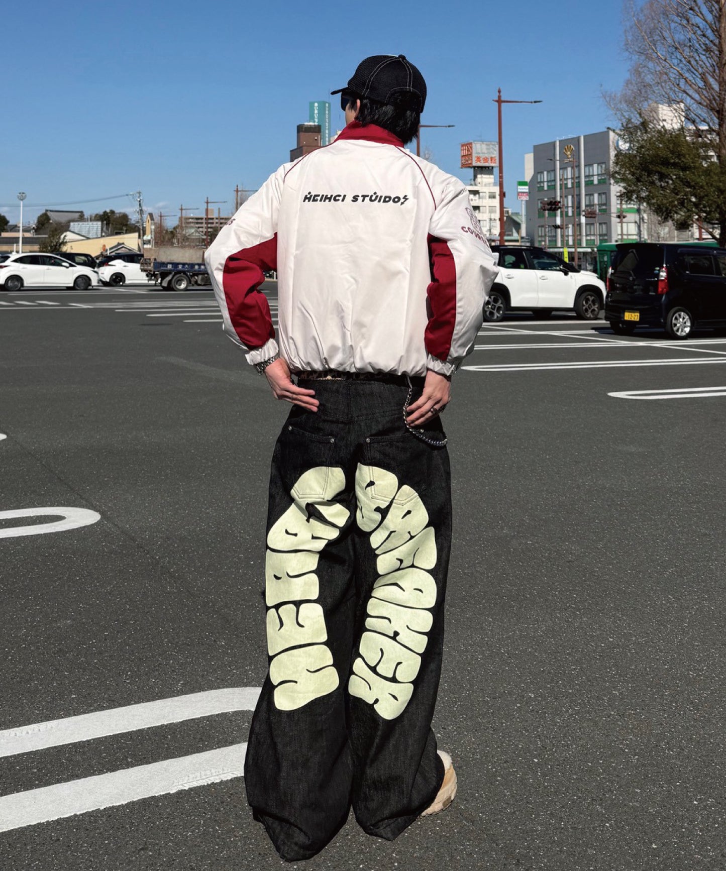 バックアーチロゴデニムパンツ