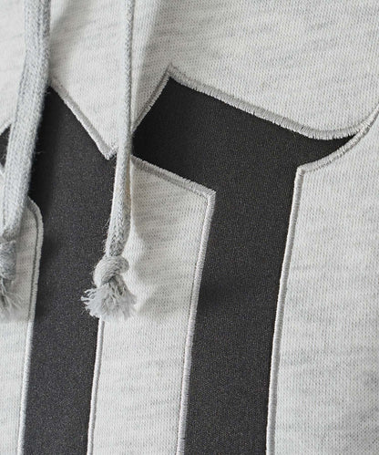 ビッグロゴ刺繍プルオーバーパーカー