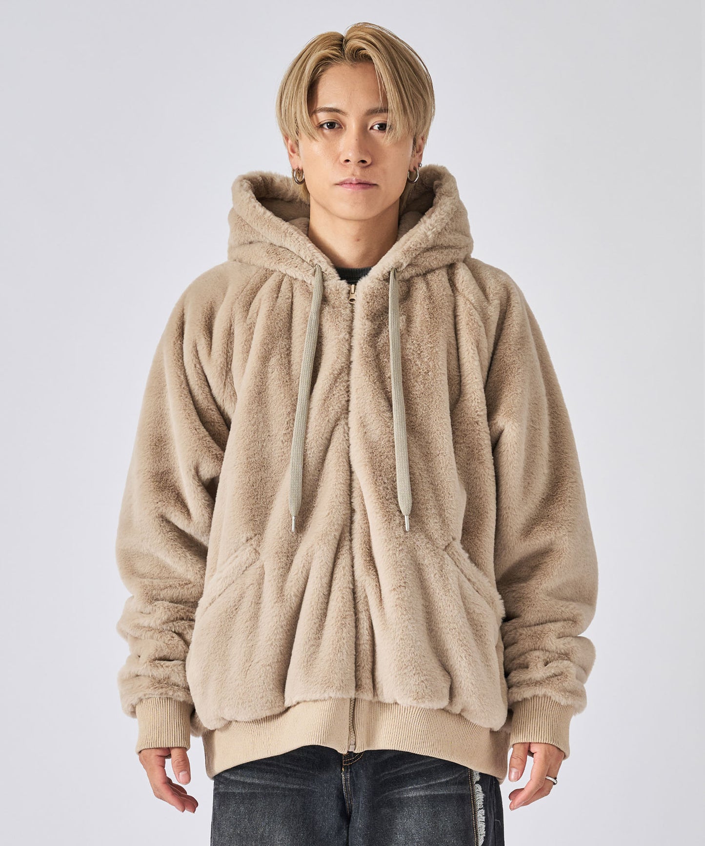 バックロゴブルゾン