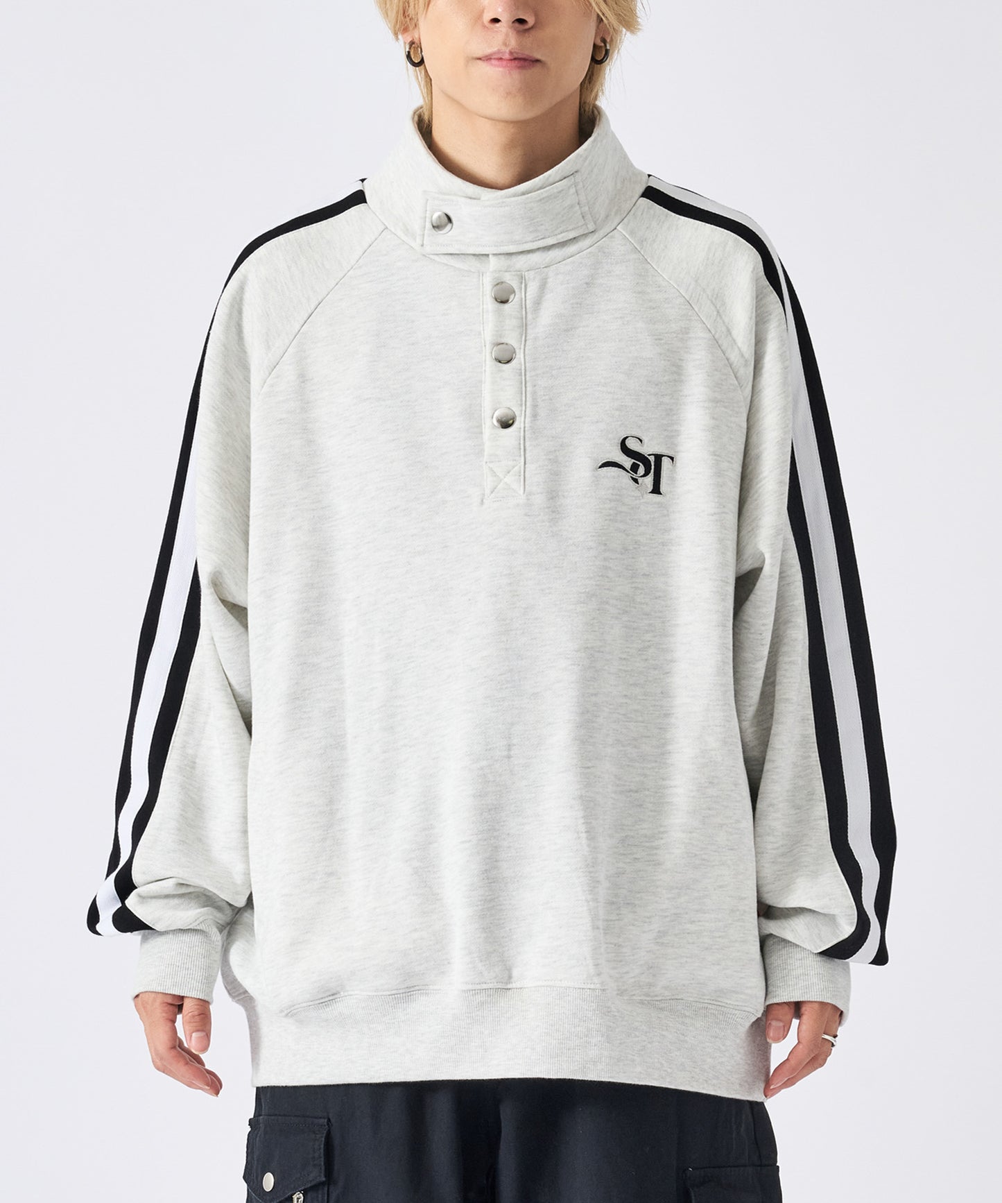 ハーフボタンスウェット