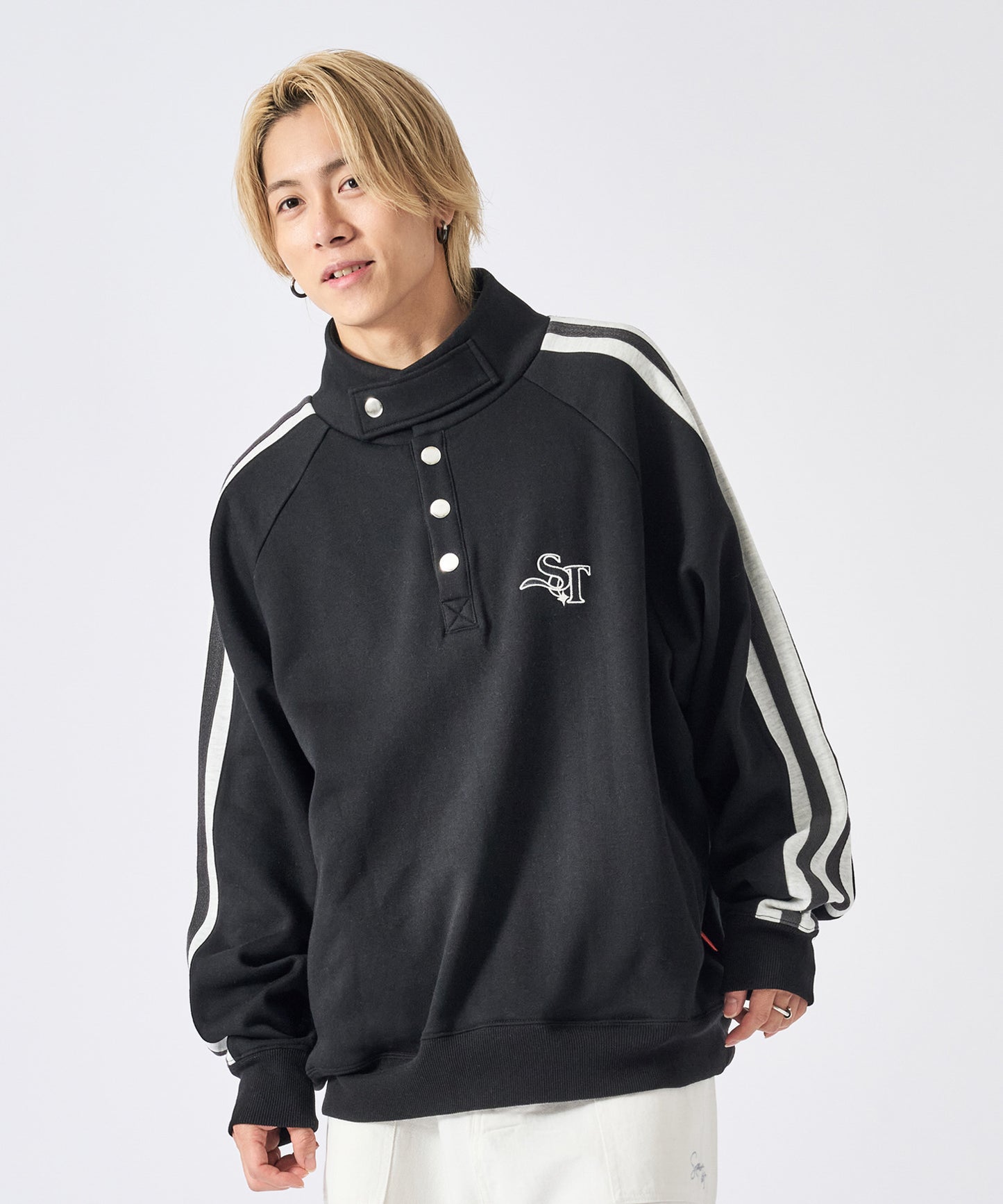 ハーフボタンスウェット