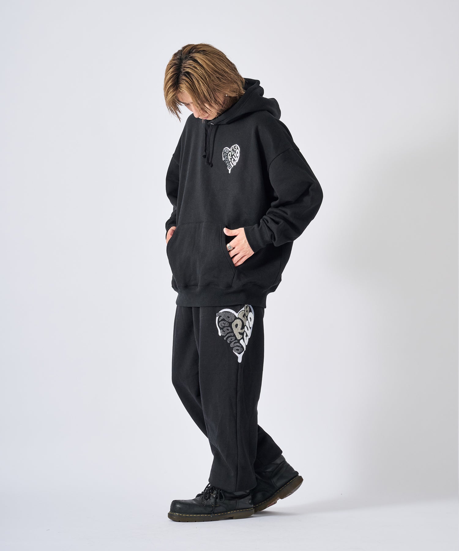 regievo パーカーセットアップ　L REGIEVO ハート刺繍セットアップ