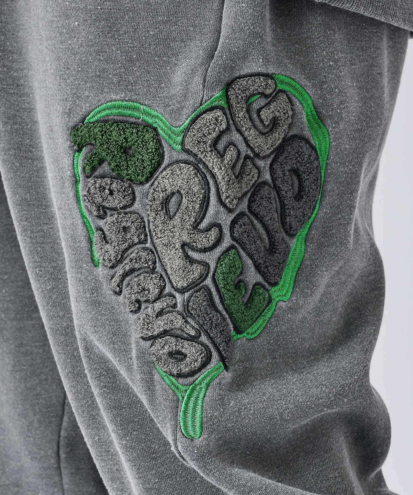 REGIEVO ハート刺繍スウェットパンツ