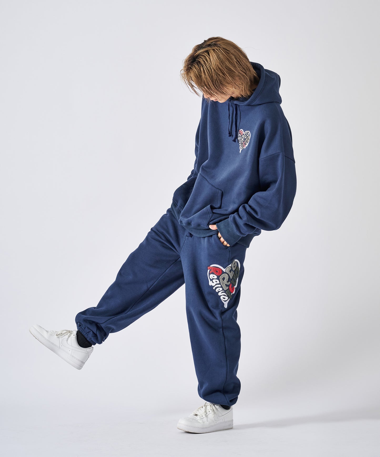 REGIEVO ハート刺繍スウェットパンツ