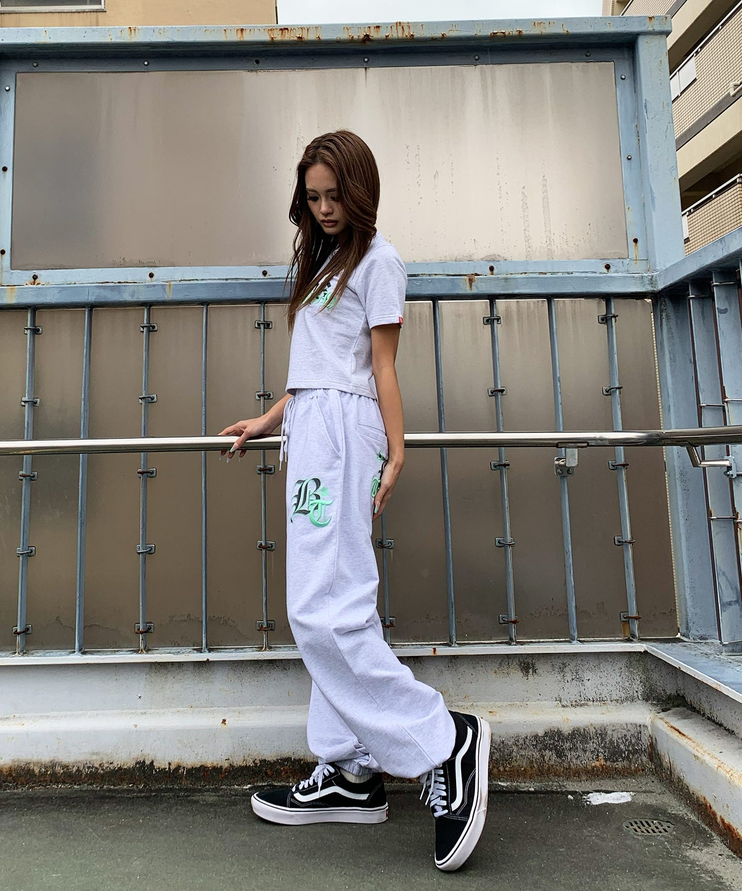 ロゴ刺繍セットアップ