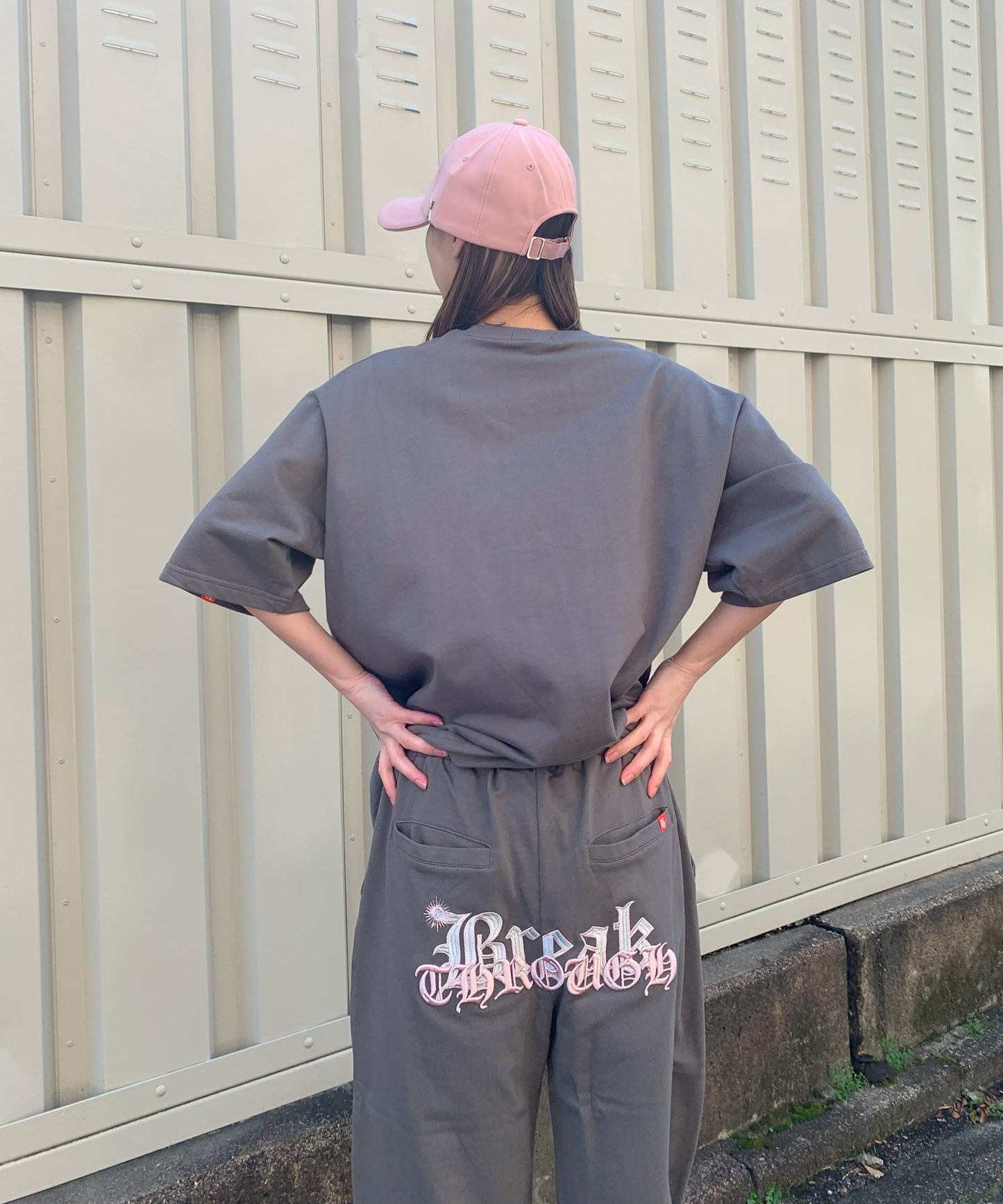 ロゴ刺繍半袖Tee