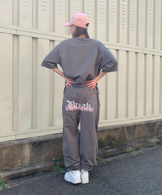 ロゴ刺繍パンツ