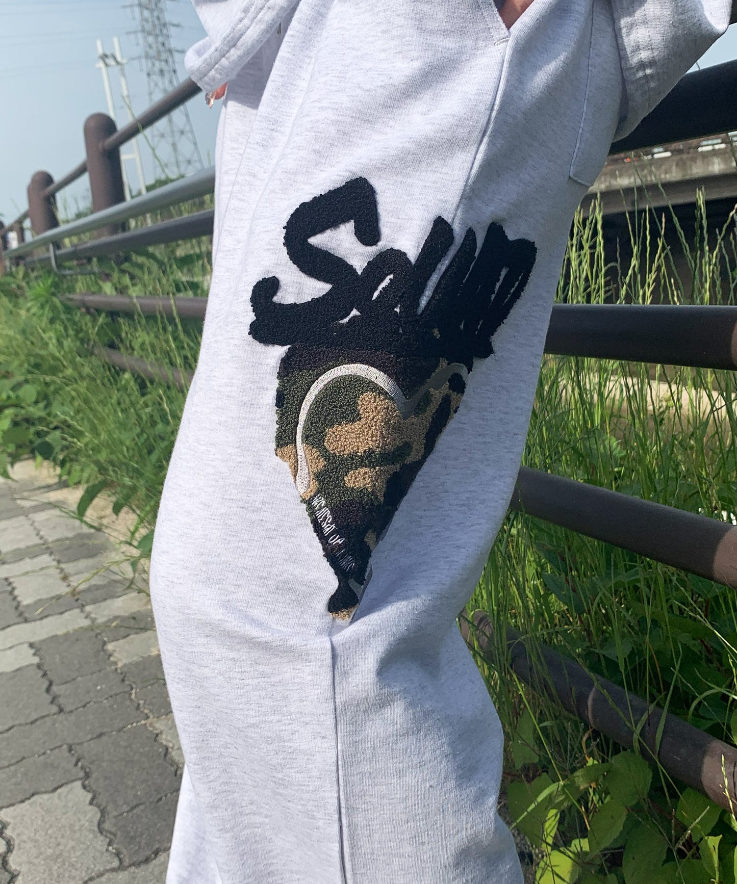 ハートサガラ刺繍スウェットパンツ
