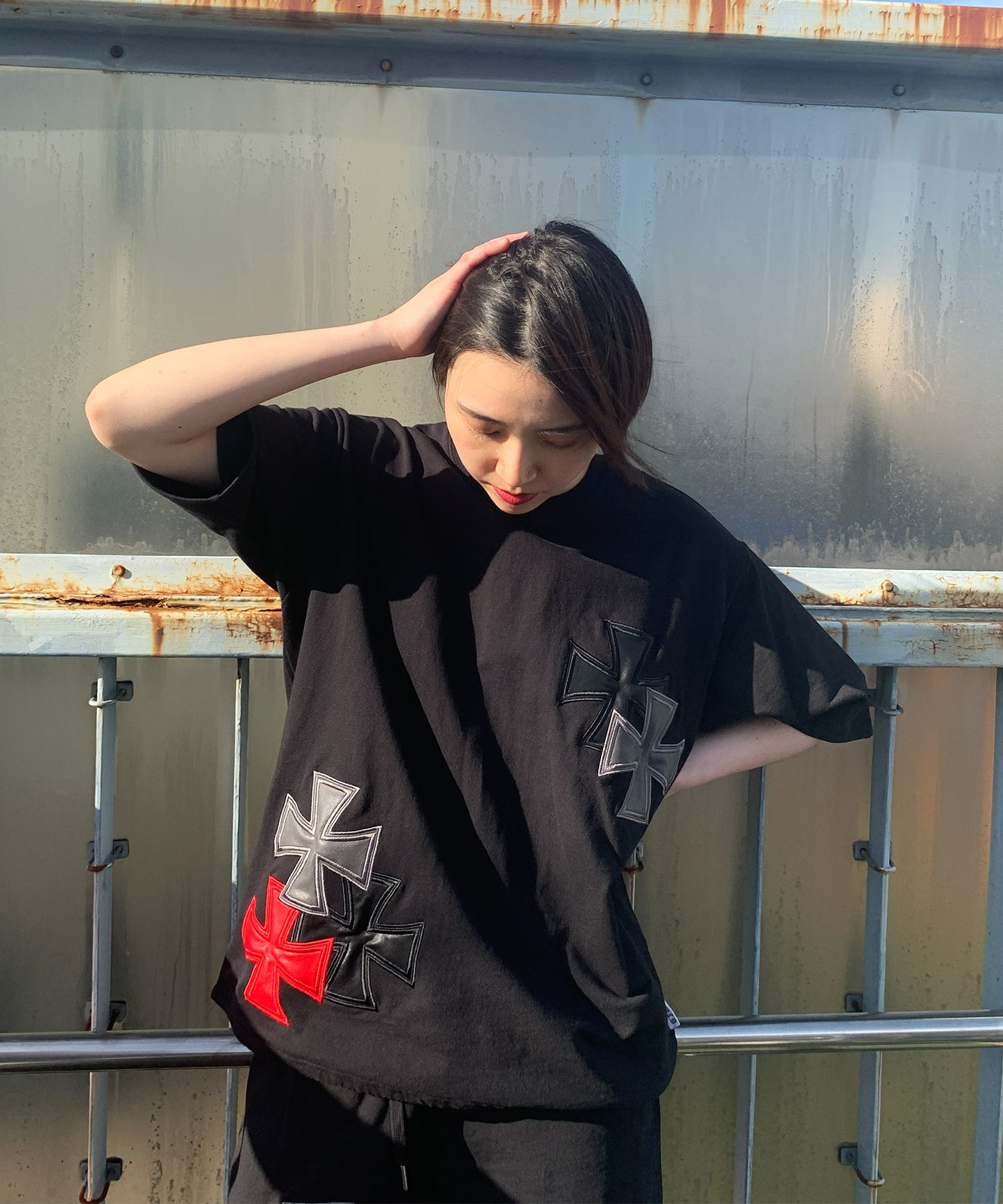 アイアンクロスPUアップリケ半袖Tシャツ