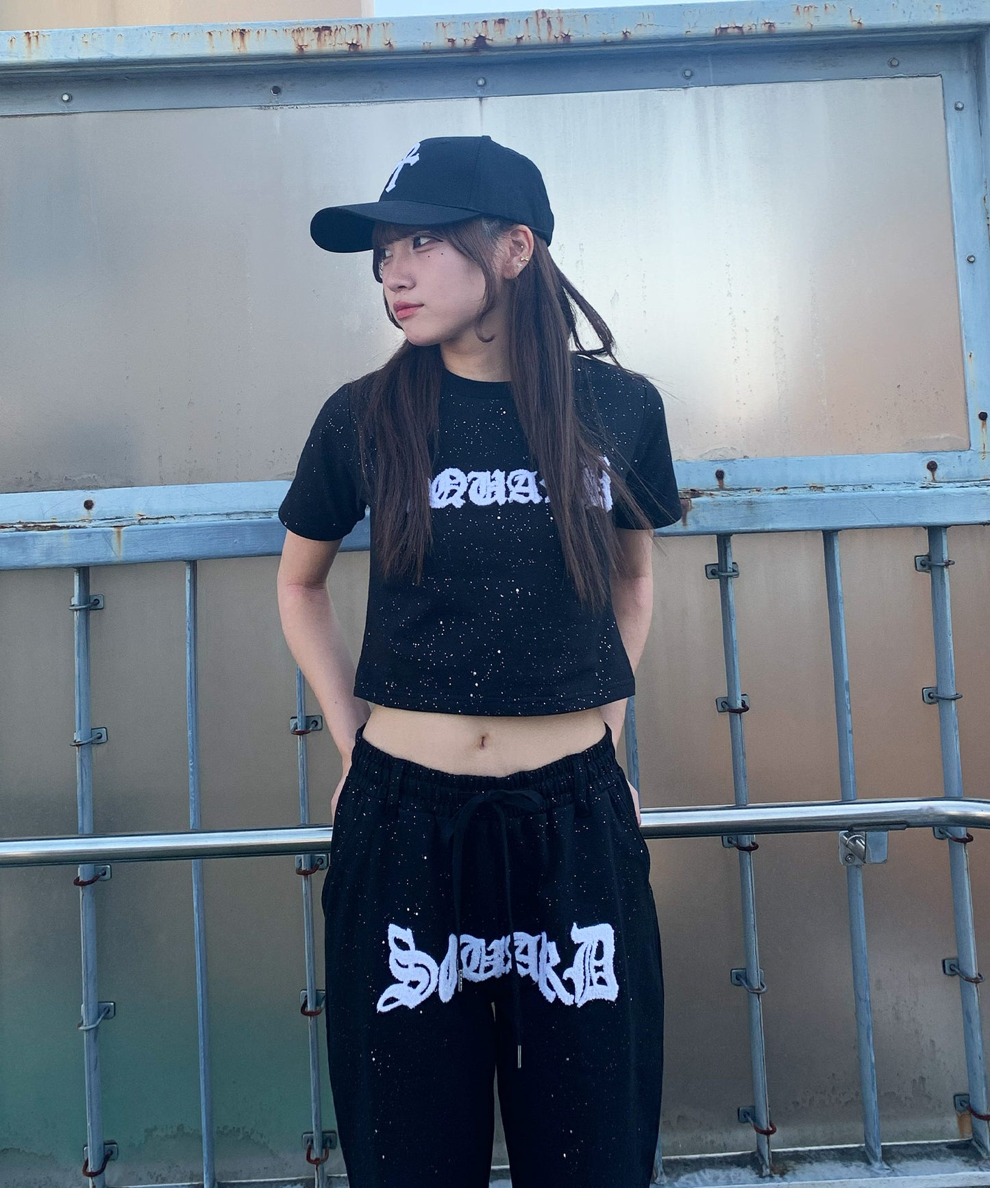 グリッターラメサガラ刺繍半袖Tシャツ