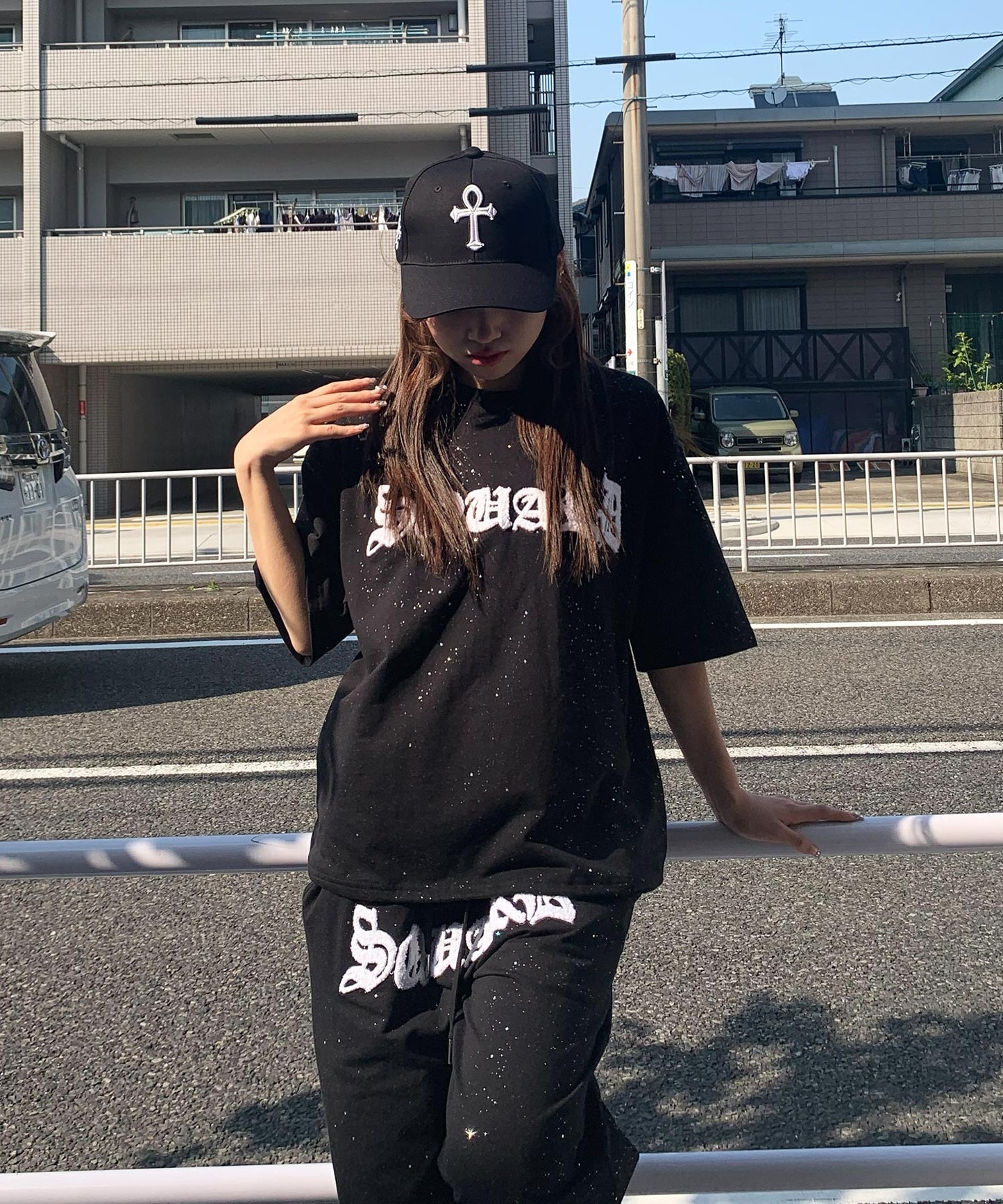 グリッターラメサガラ刺繍半袖Tシャツ