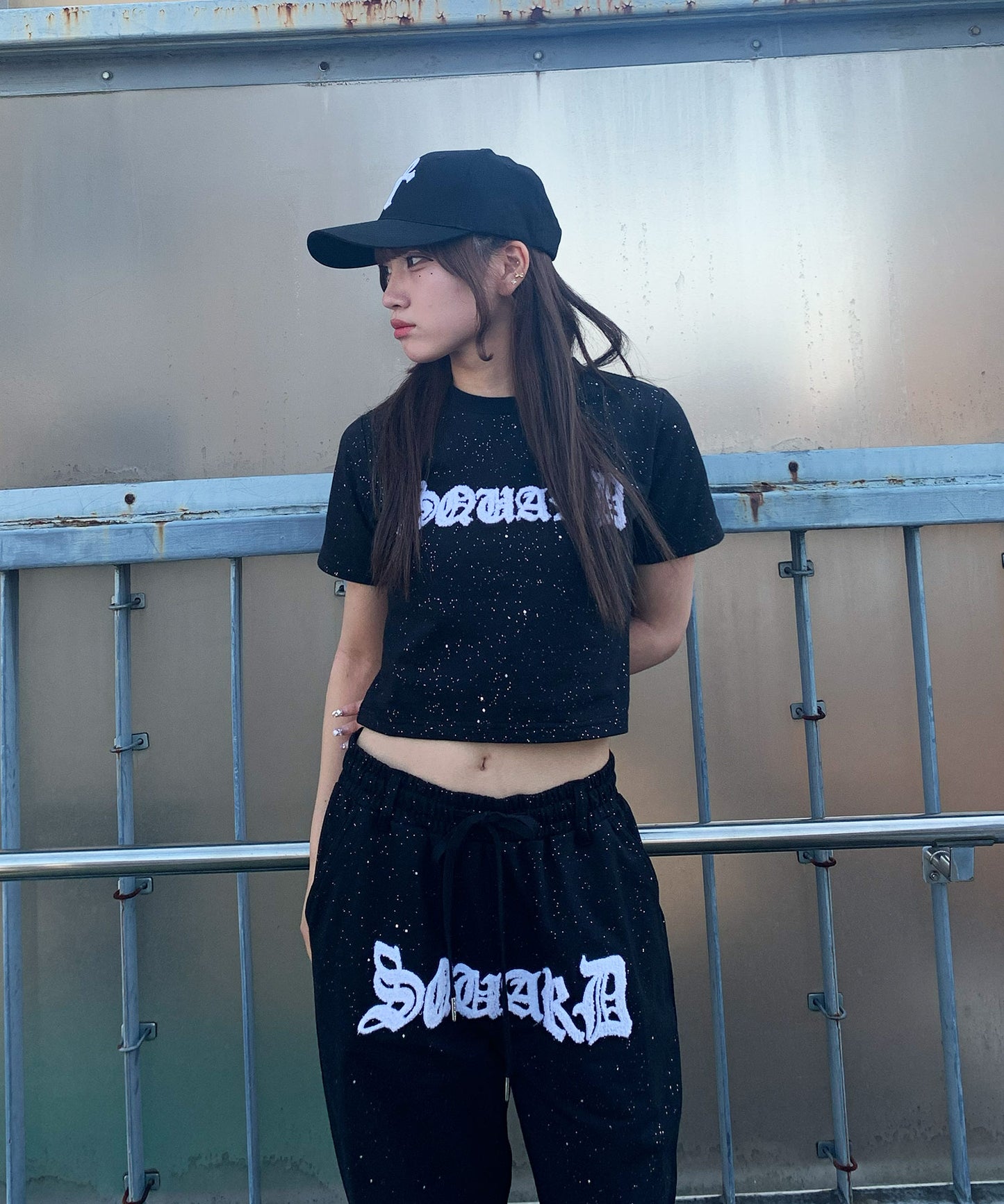 グリッターラメサガラ刺繍半袖Tシャツ