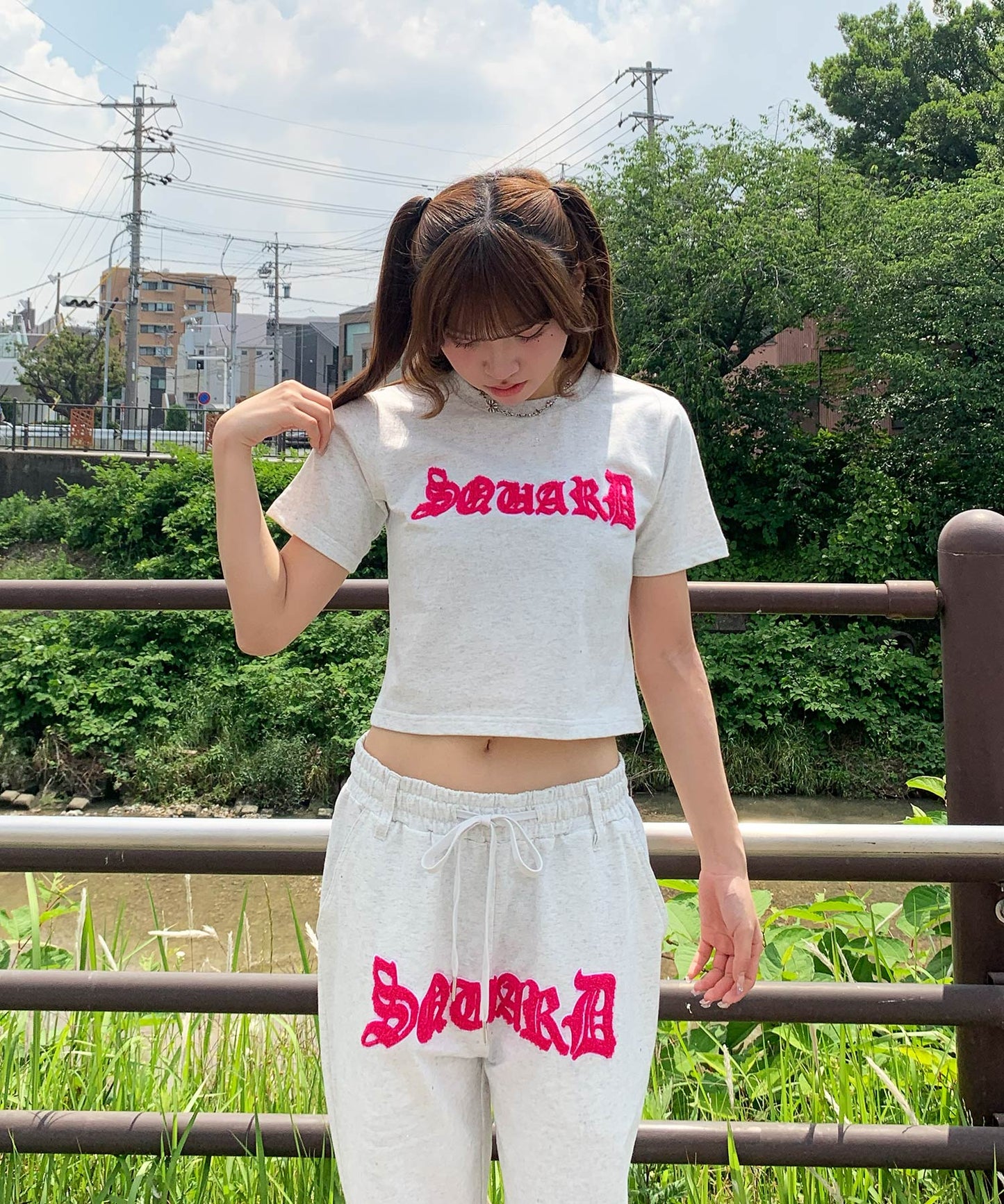 グリッターラメサガラ刺繍半袖Tシャツ