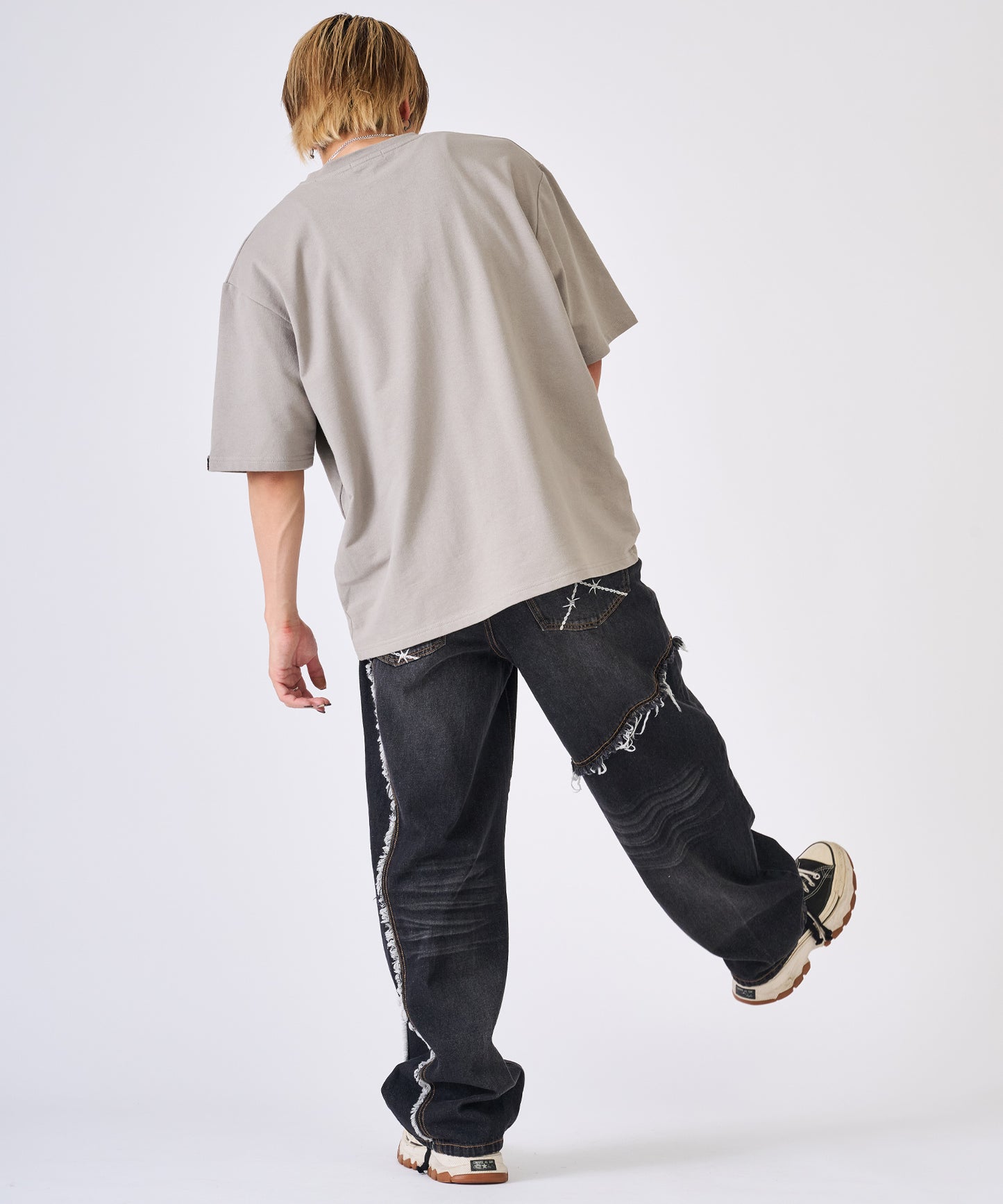 ハート刺繍Tシャツ