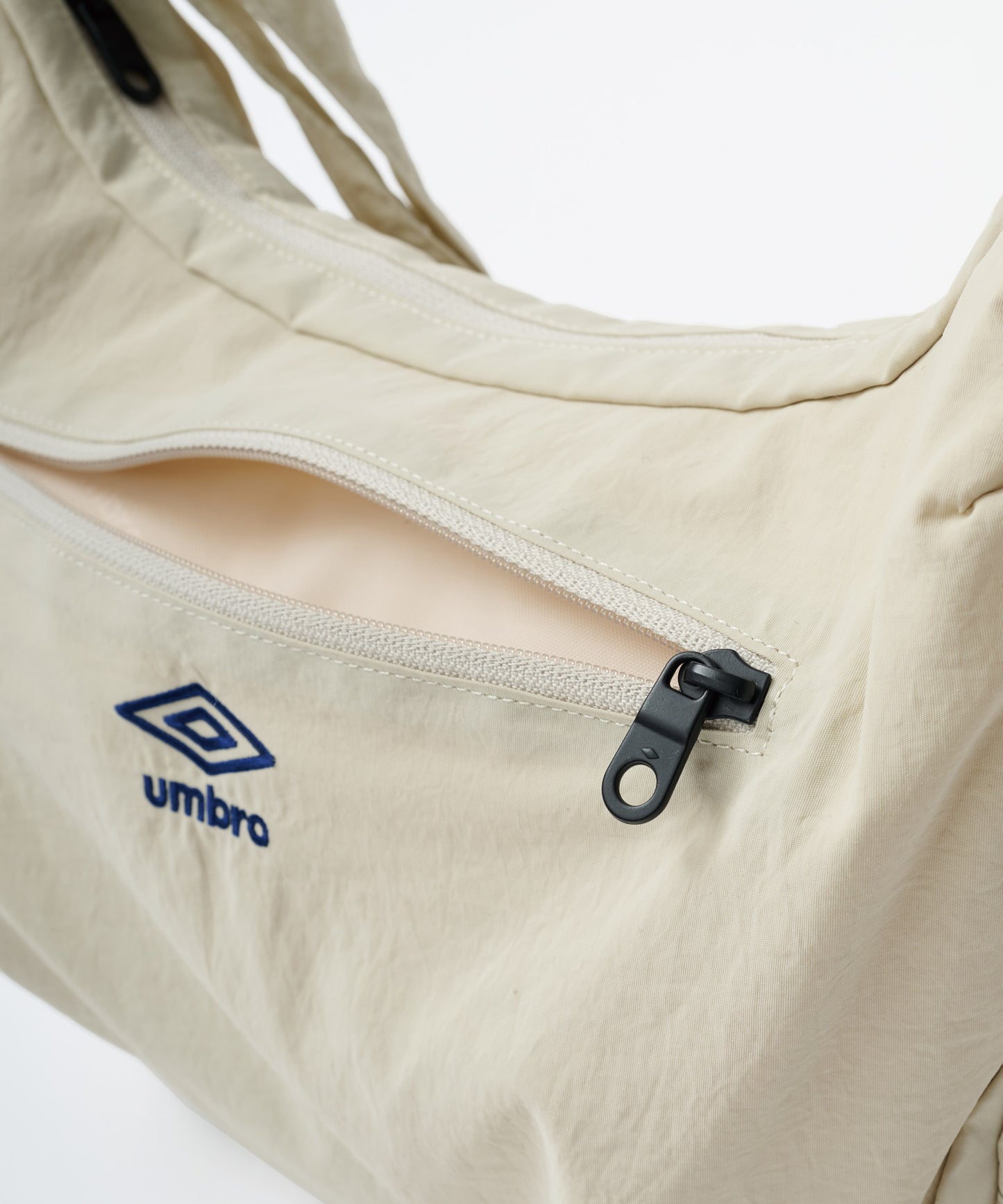 【日本未発売商品】UMBRO Korea ホーボーバッグ