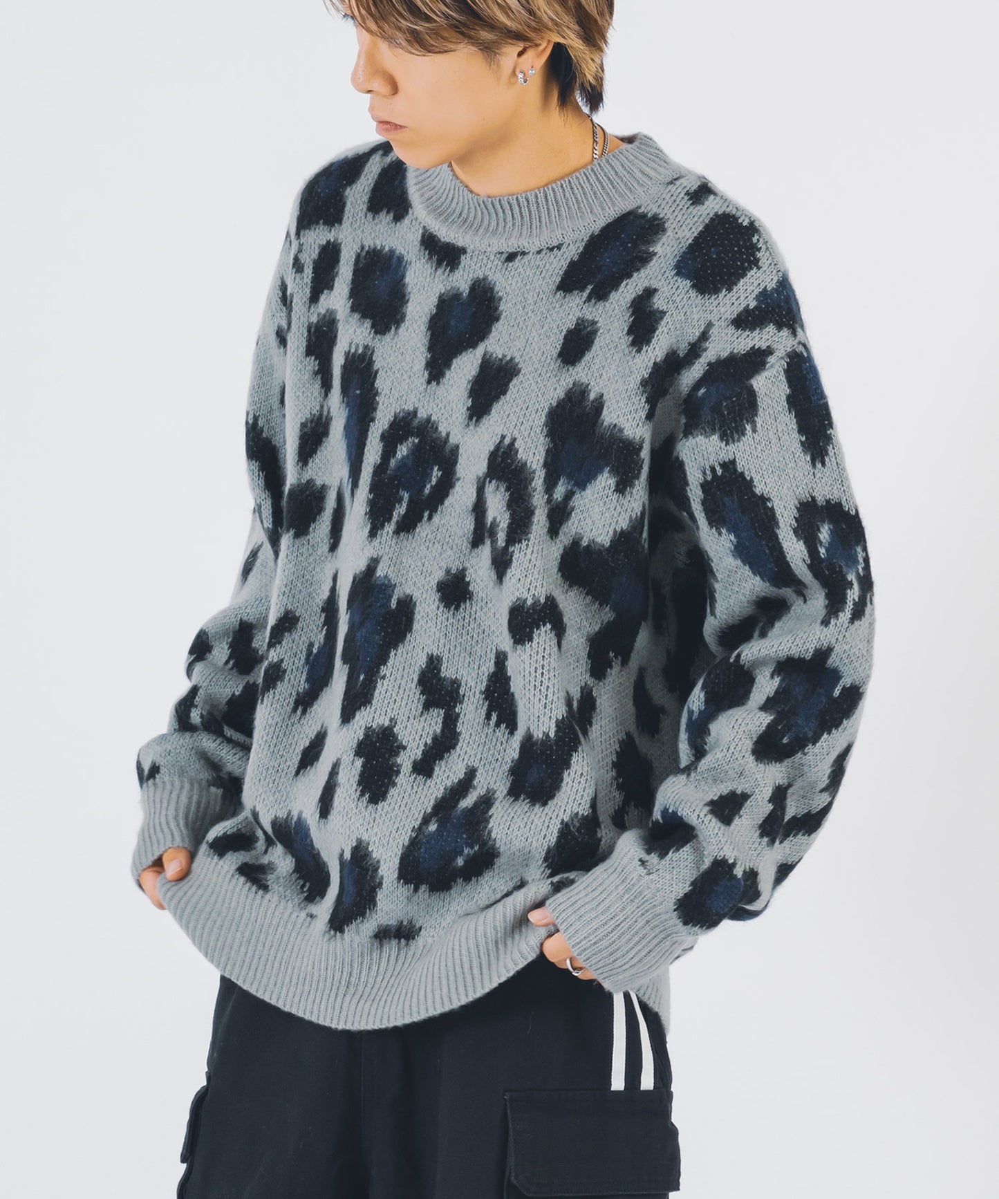 モヘアタッチ総柄クルーニット