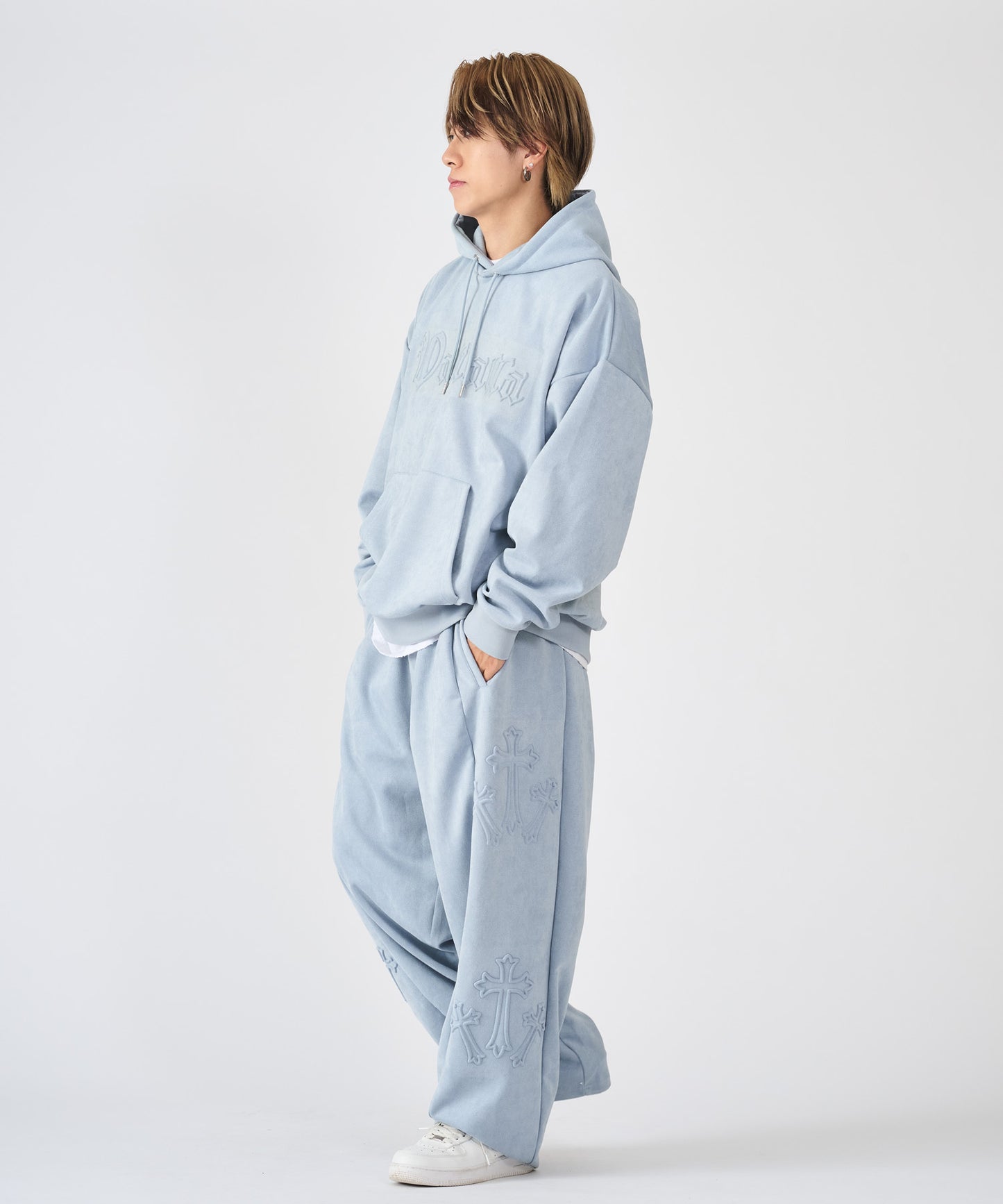 カットスエード　クロスエンボス セットアップ