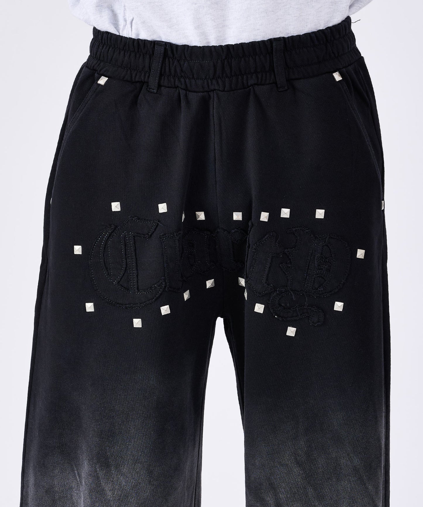 スタッズHOTFIXアップリケ刺繍パンツ