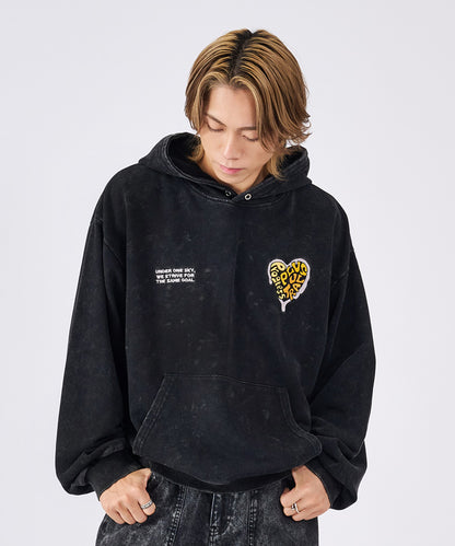 ハート刺繍パーカー