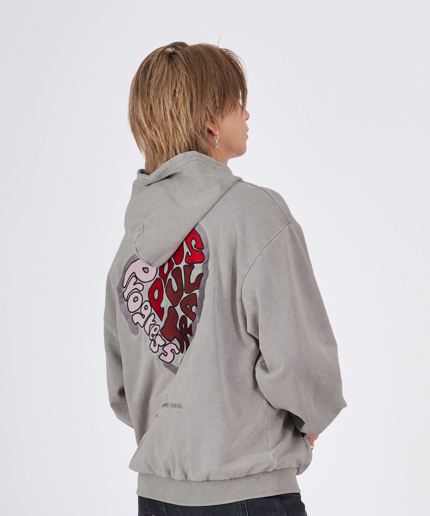 ハート刺繍パーカー