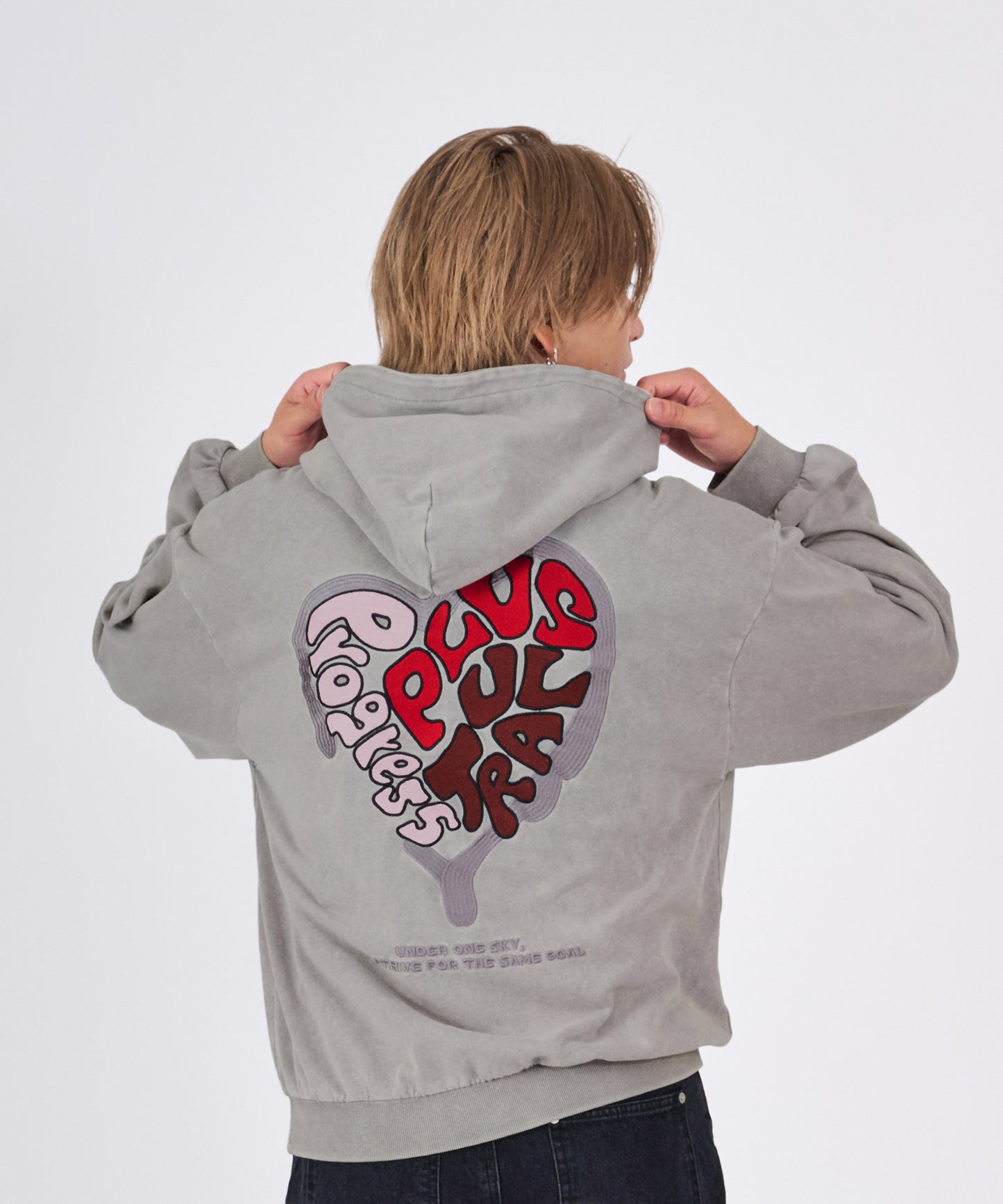 ハート刺繍パーカー