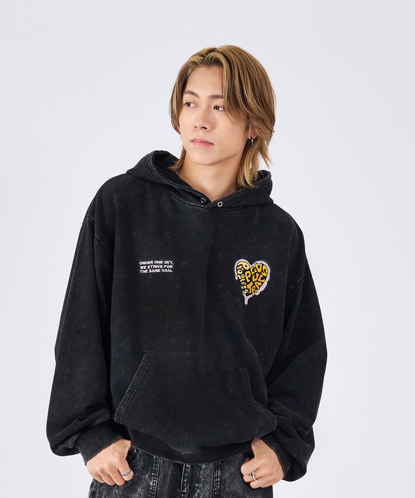 ハート刺繍パーカー