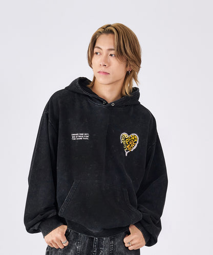 ハート刺繍パーカー