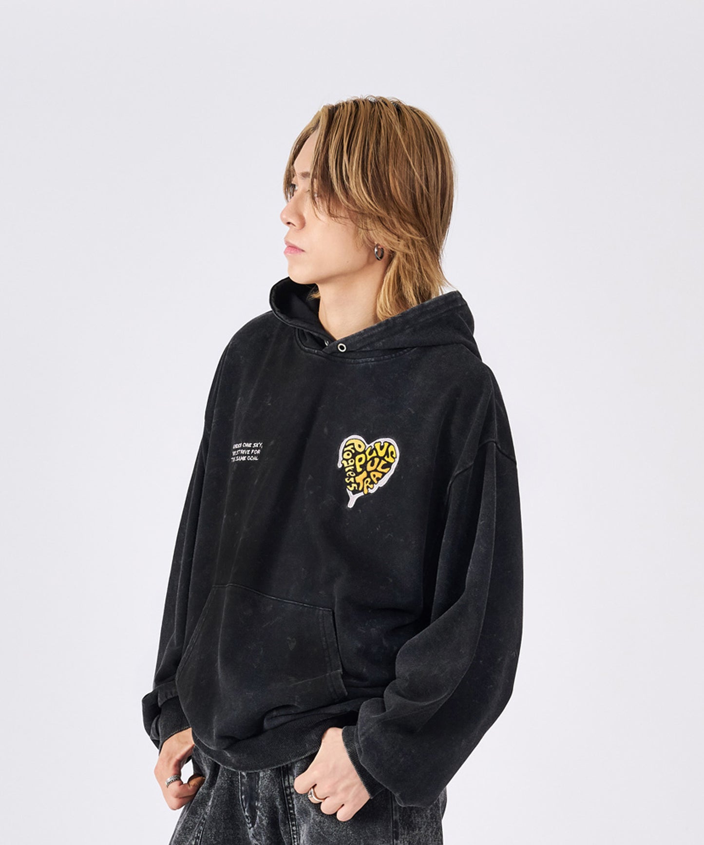 ハート刺繍パーカー