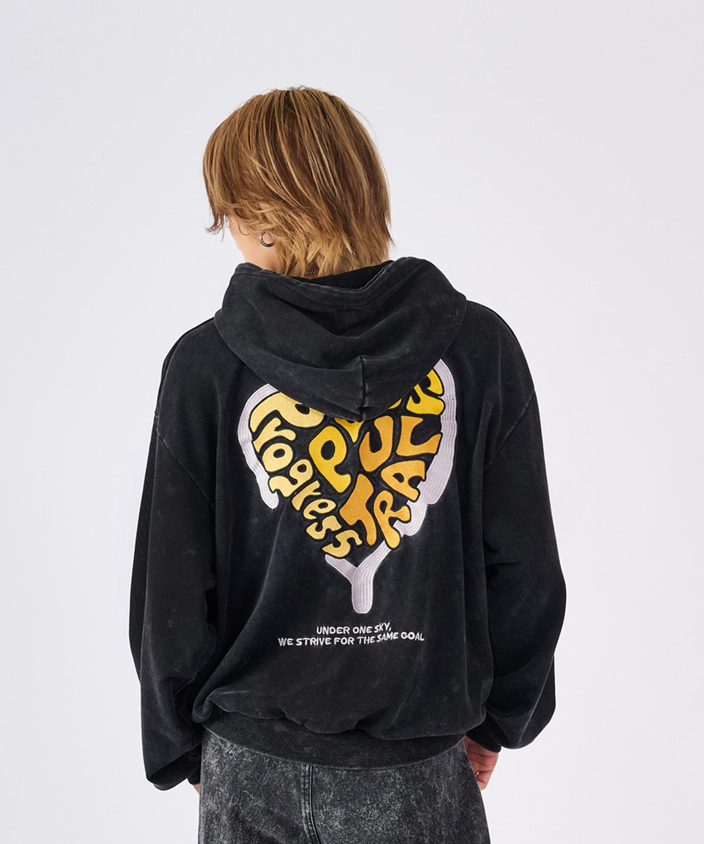 ハート刺繍パーカー