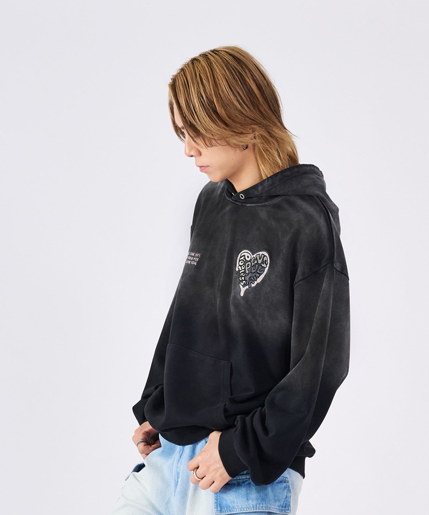 ハート刺繍パーカー