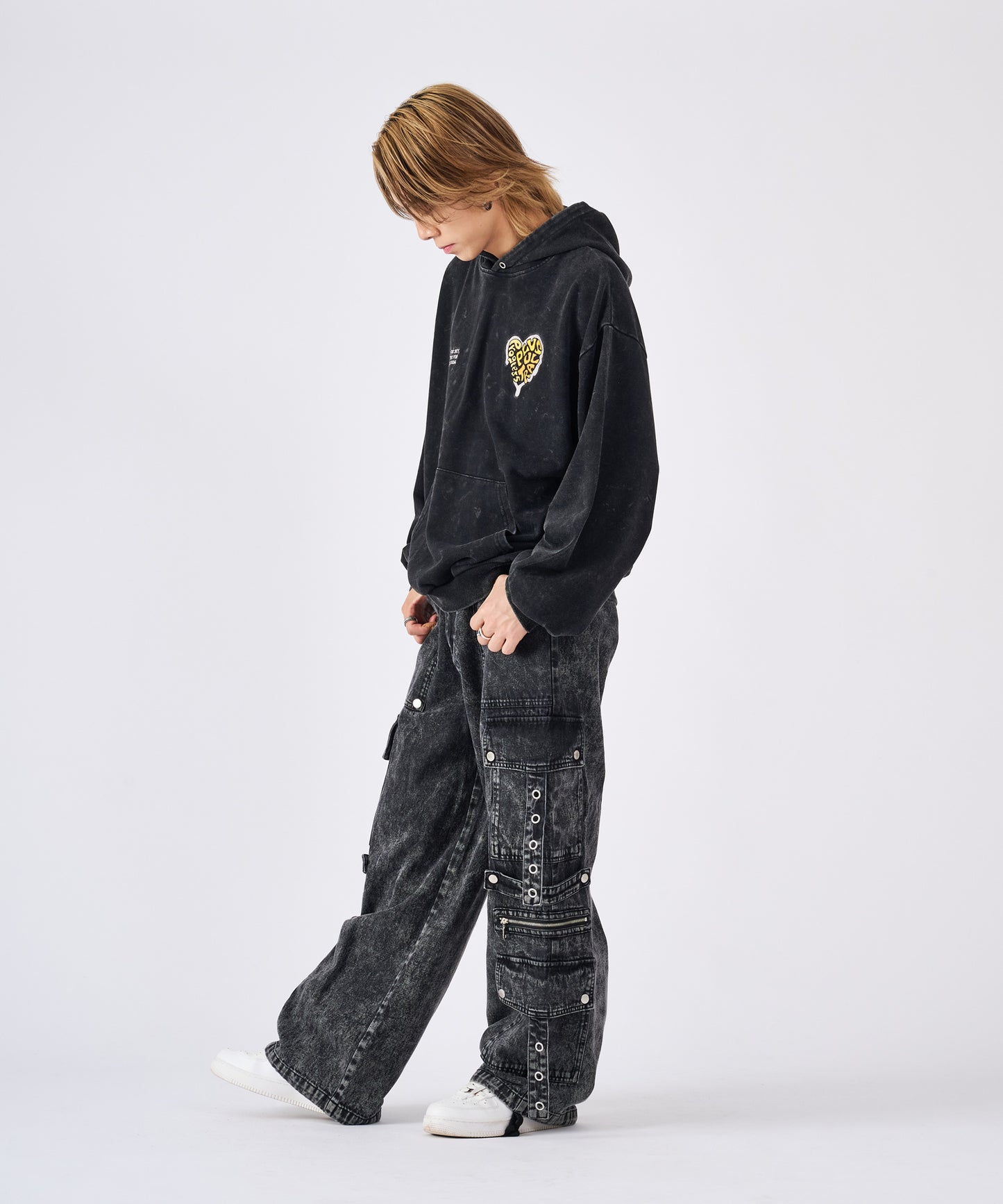 ハート刺繍パーカー