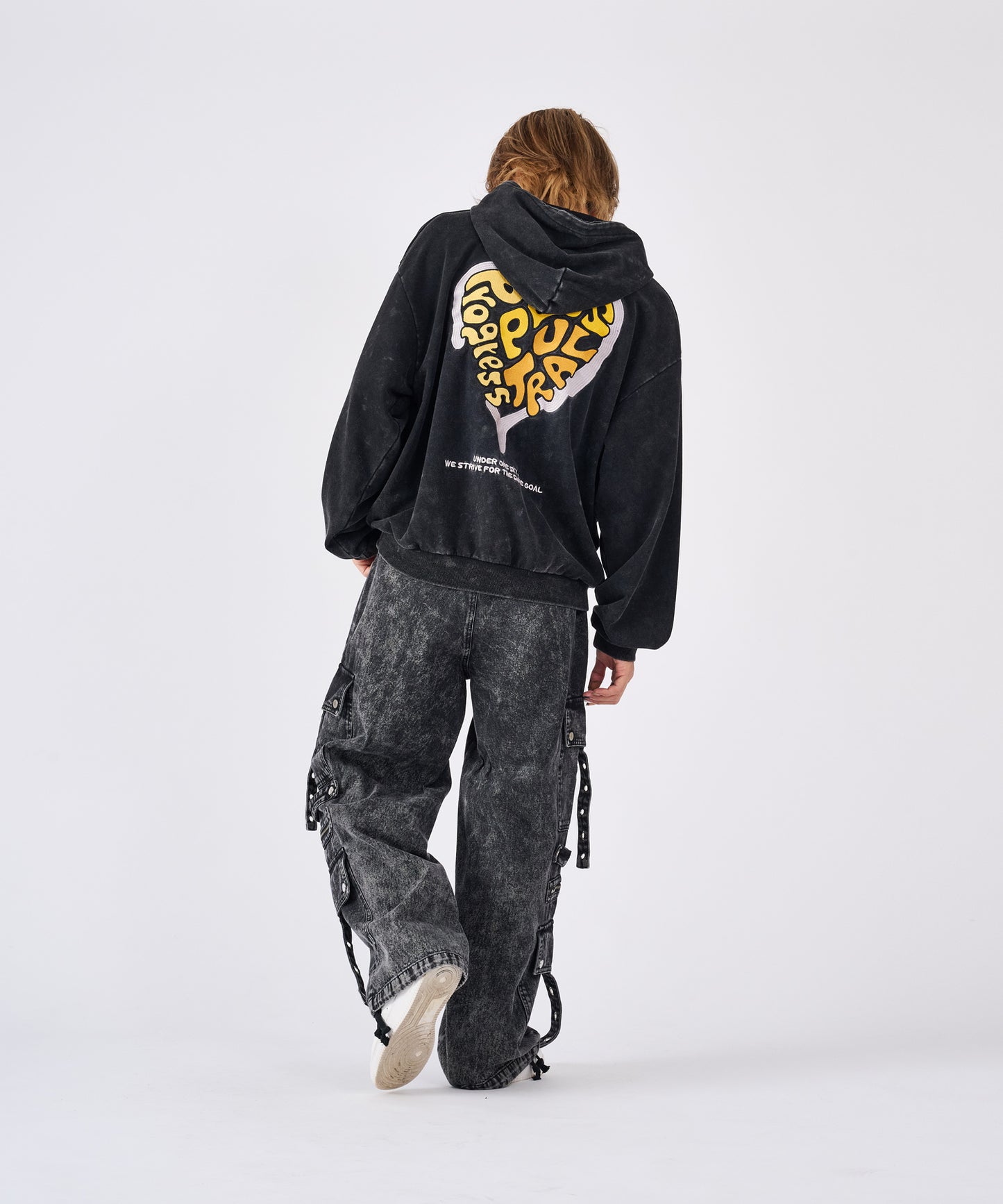 ハート刺繍パーカー