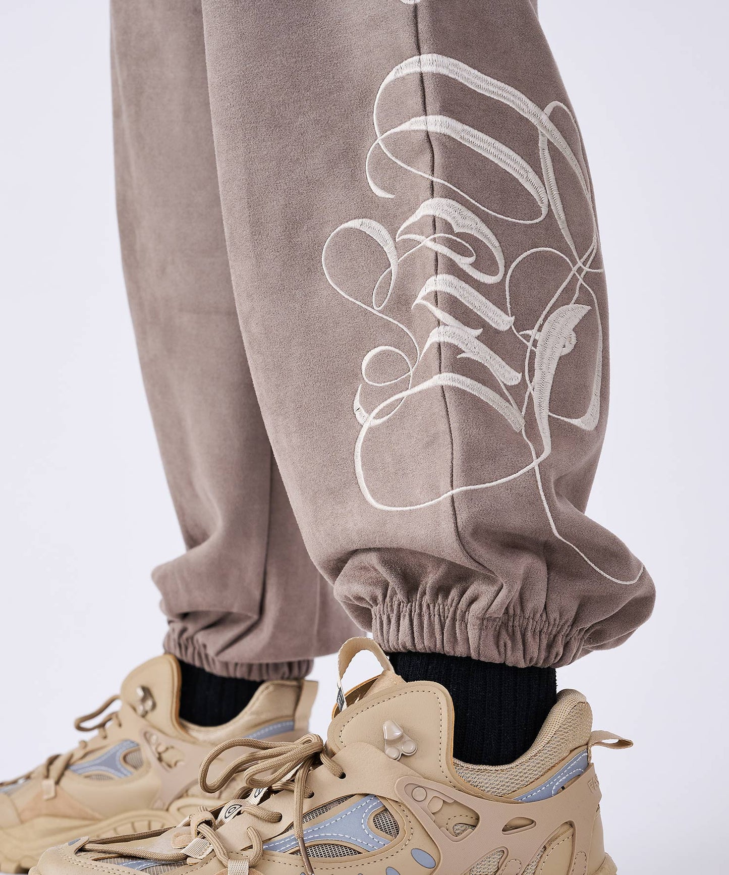 カットスエード　総刺繍ロゴセットアップ