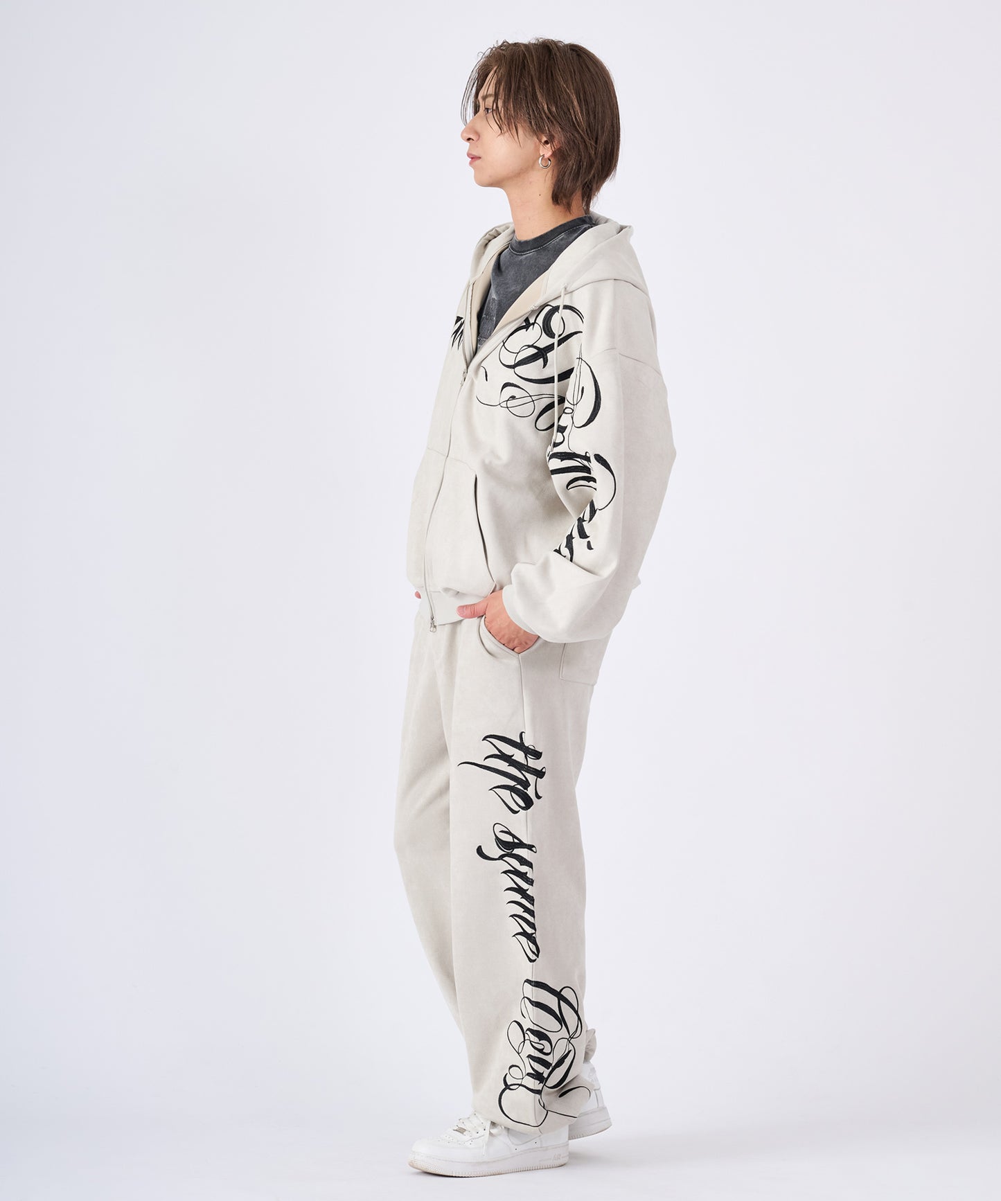 カットスエード　総刺繍ロゴセットアップ